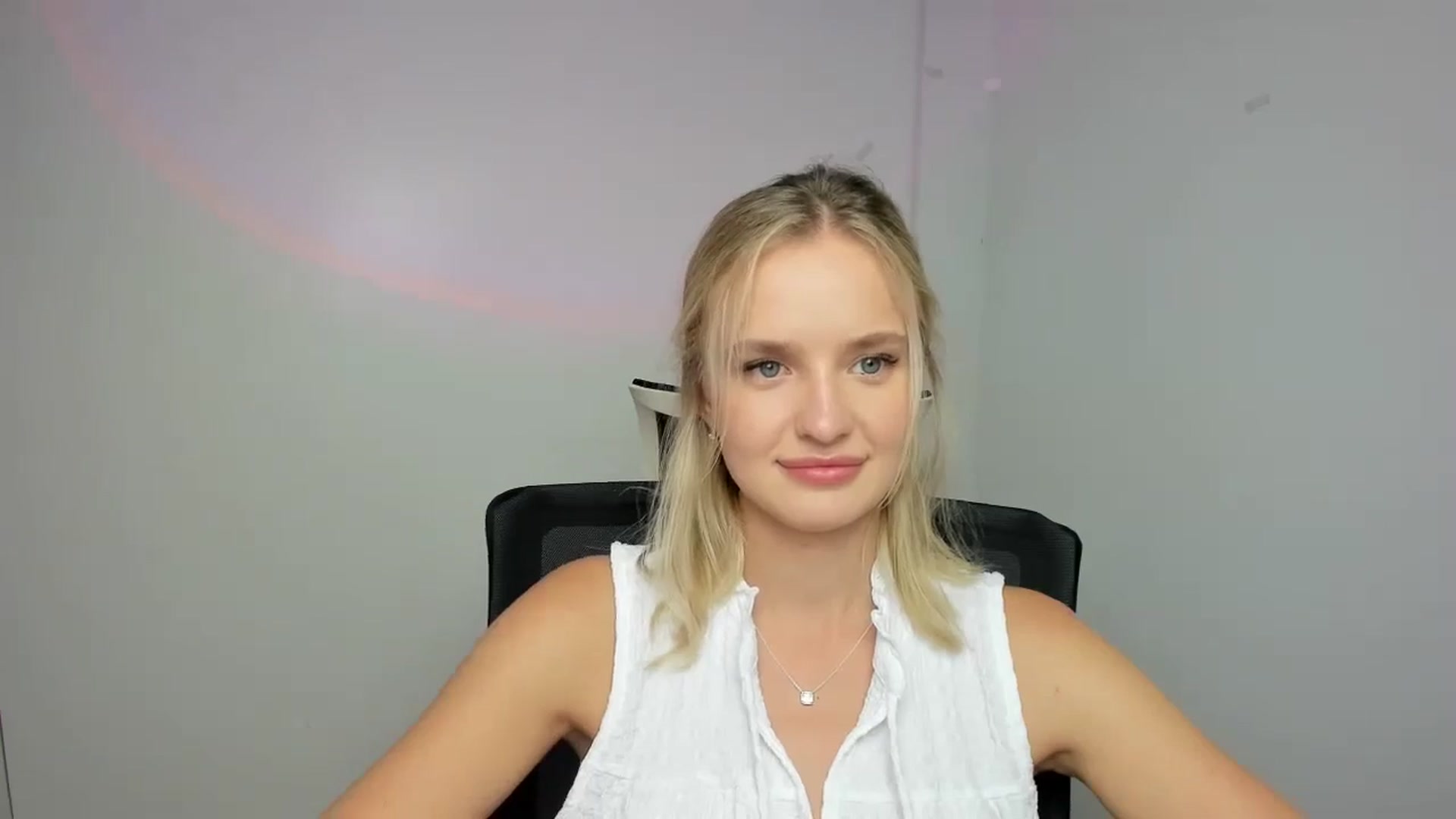 Gallery image thumbnail from Bella_amorere's myfreecams stream on, 08/24/2024, 16:22 image 6 of 20