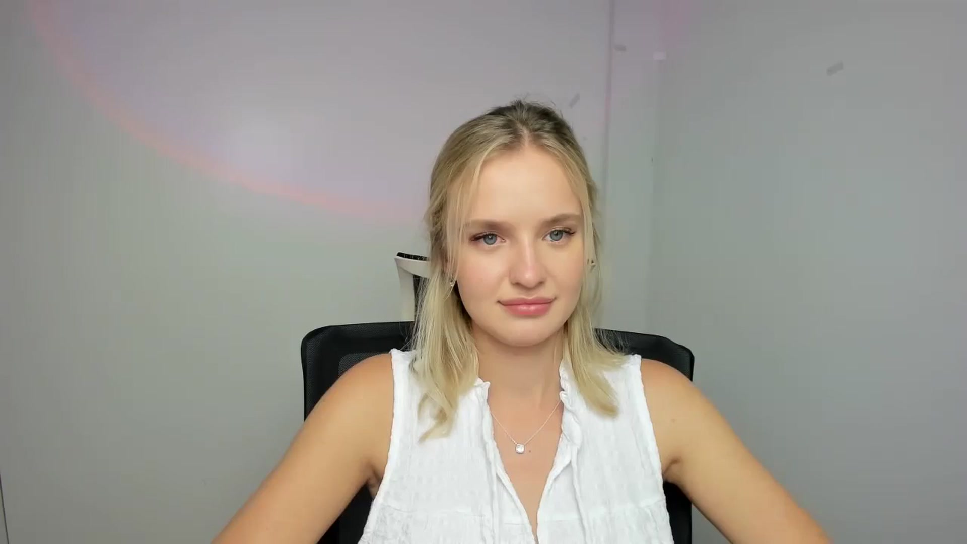 Gallery image thumbnail from Bella_amorere's myfreecams stream on, 08/24/2024, 16:22 image 1 of 20