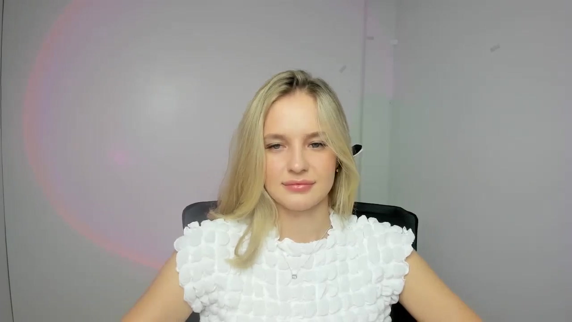 Gallery image thumbnail from Bella_amorere's myfreecams stream on, 08/27/2024, 12:54 image 15 of 20