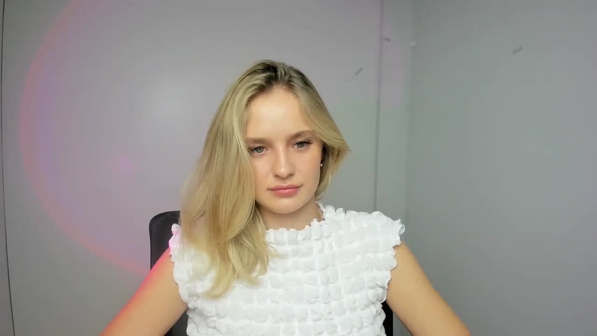 Gallery image thumbnail from Bella_amorere's myfreecams stream on, 08/27/2024, 15:35 image 6 of 20