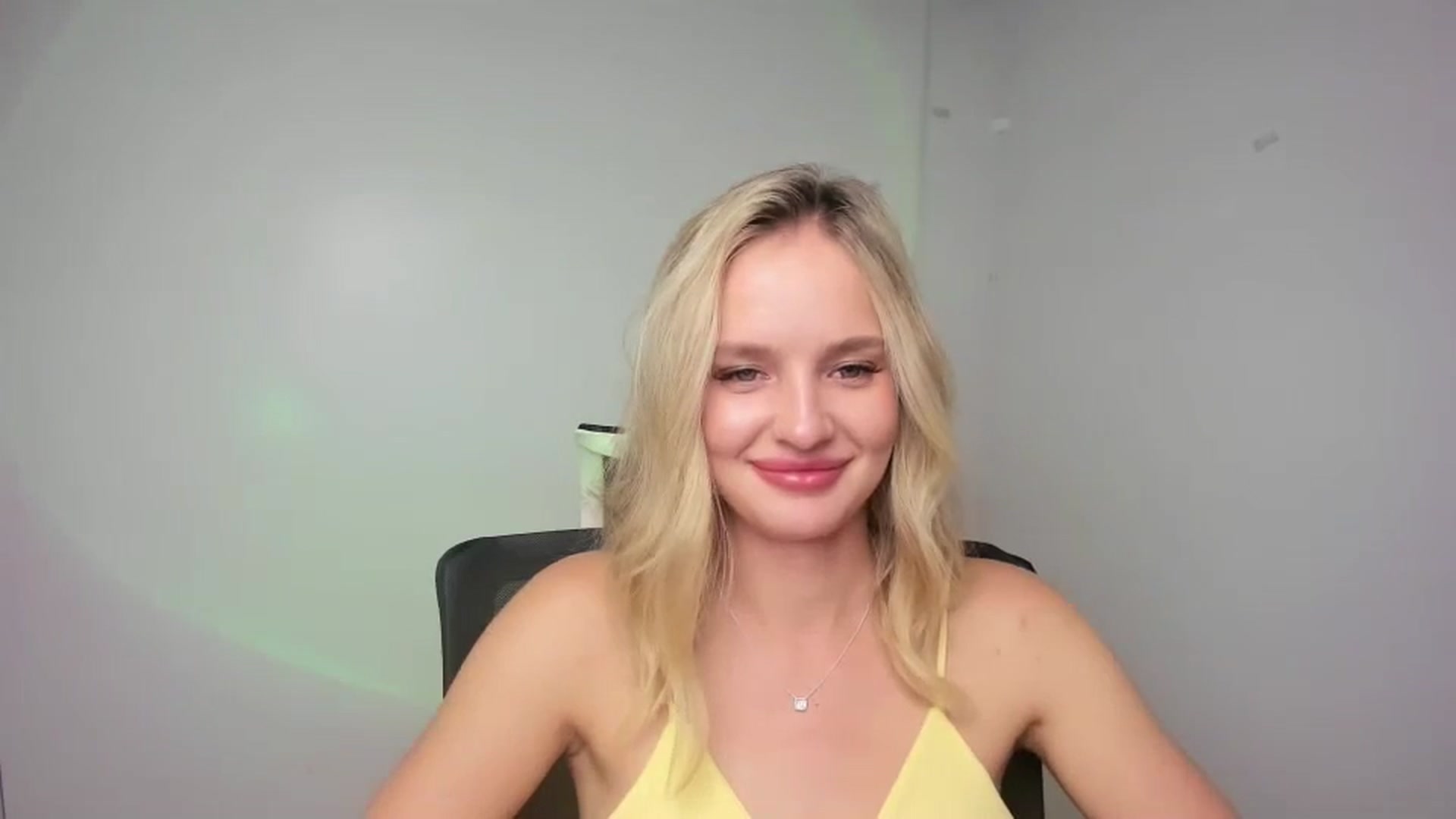 Gallery image thumbnail from Bella_amorere's myfreecams stream on, 08/29/2024, 13:07 image 2 of 20