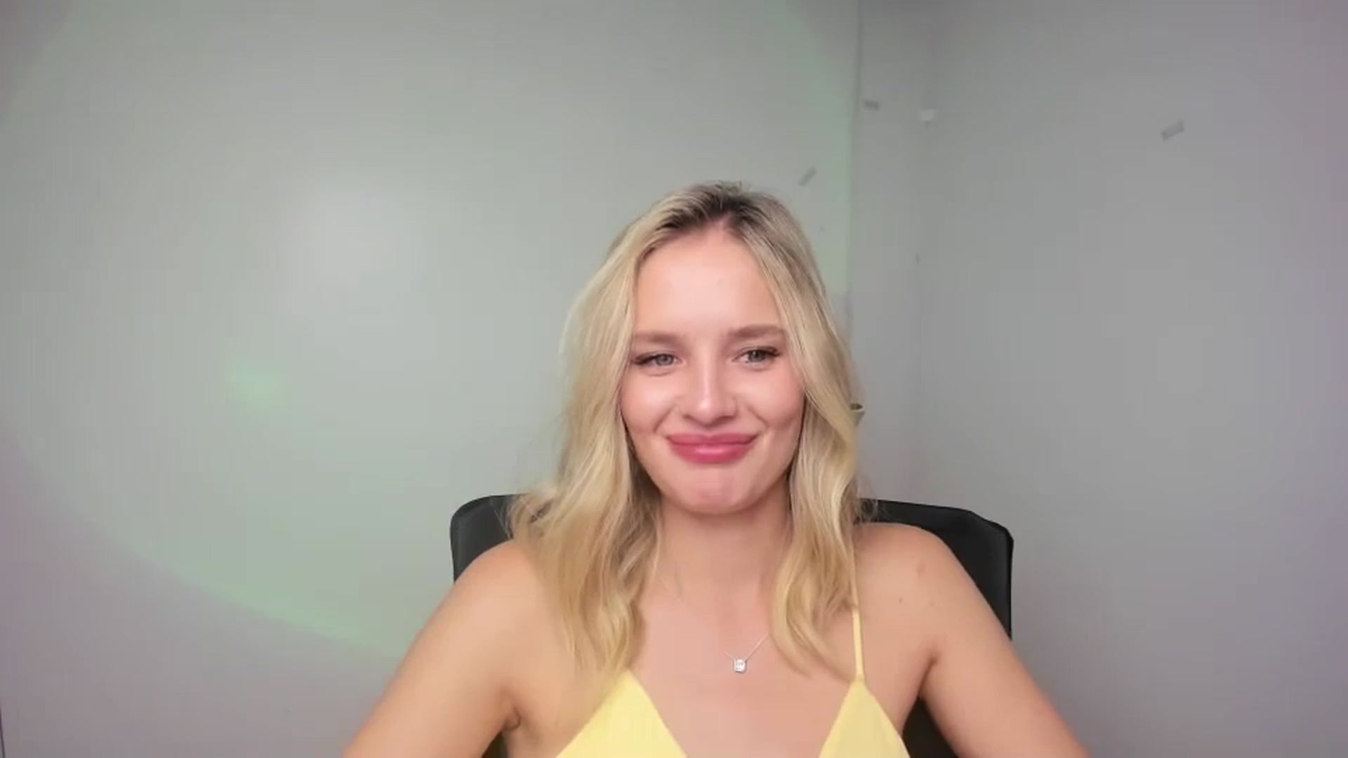 Gallery image thumbnail from Bella_amorere's myfreecams stream on, 08/29/2024, 13:07 image 8 of 20