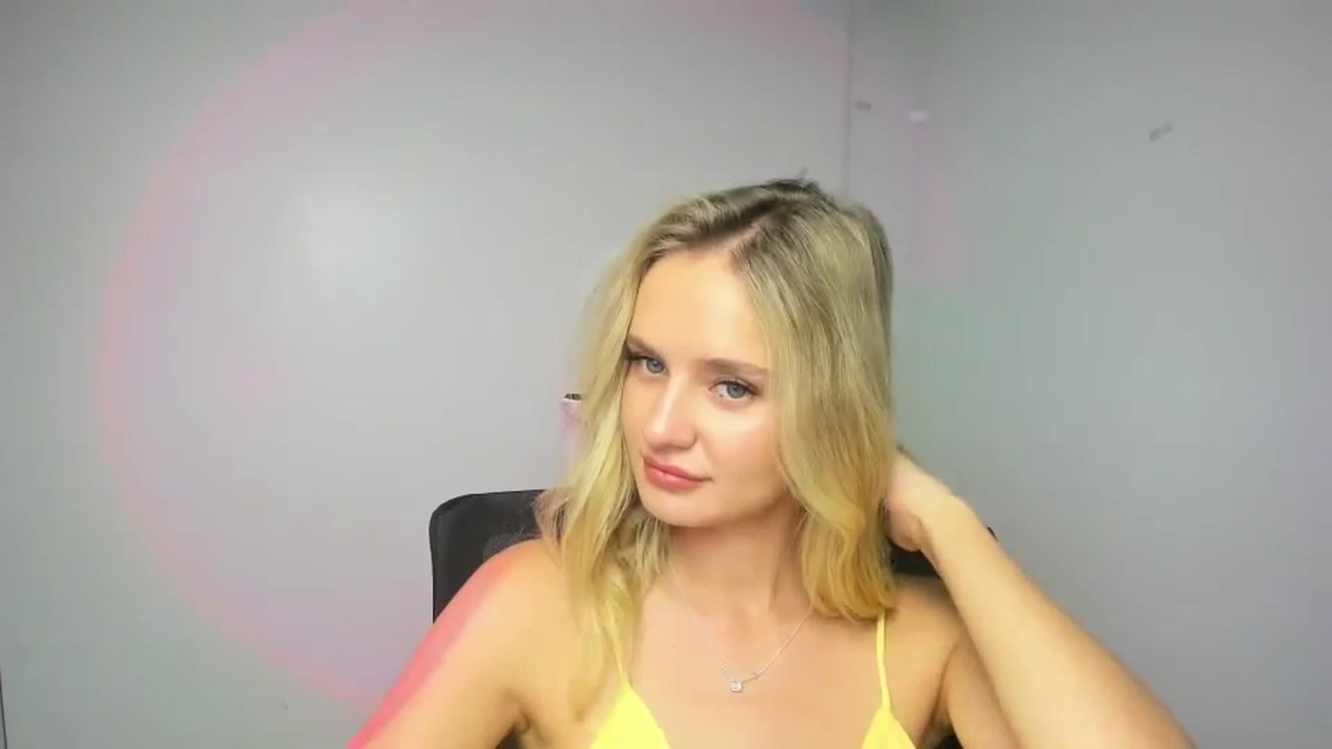 Gallery image thumbnail from Bella_amorere's myfreecams stream on, 08/29/2024, 14:16 image 19 of 20