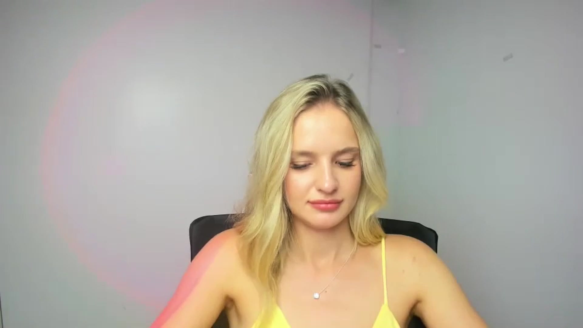 Gallery image thumbnail from Bella_amorere's myfreecams stream on, 08/29/2024, 14:16 image 15 of 20