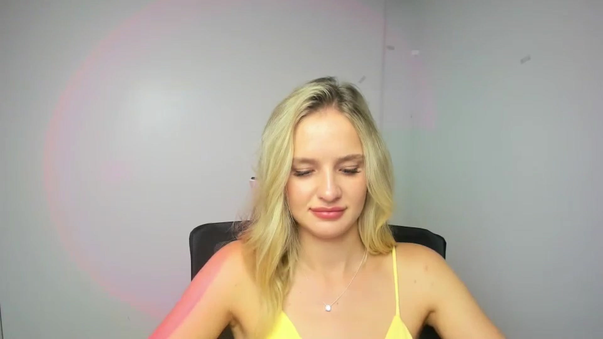 Gallery image thumbnail from Bella_amorere's myfreecams stream on, 08/29/2024, 14:16 image 16 of 20