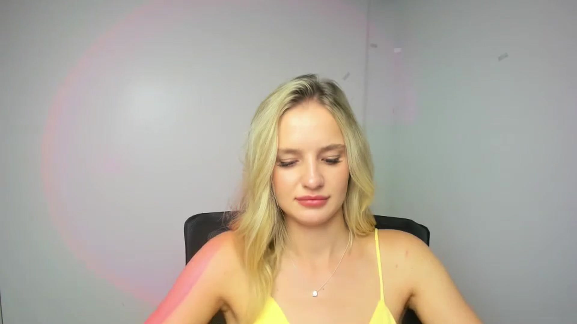 Gallery image thumbnail from Bella_amorere's myfreecams stream on, 08/29/2024, 14:16 image 14 of 20