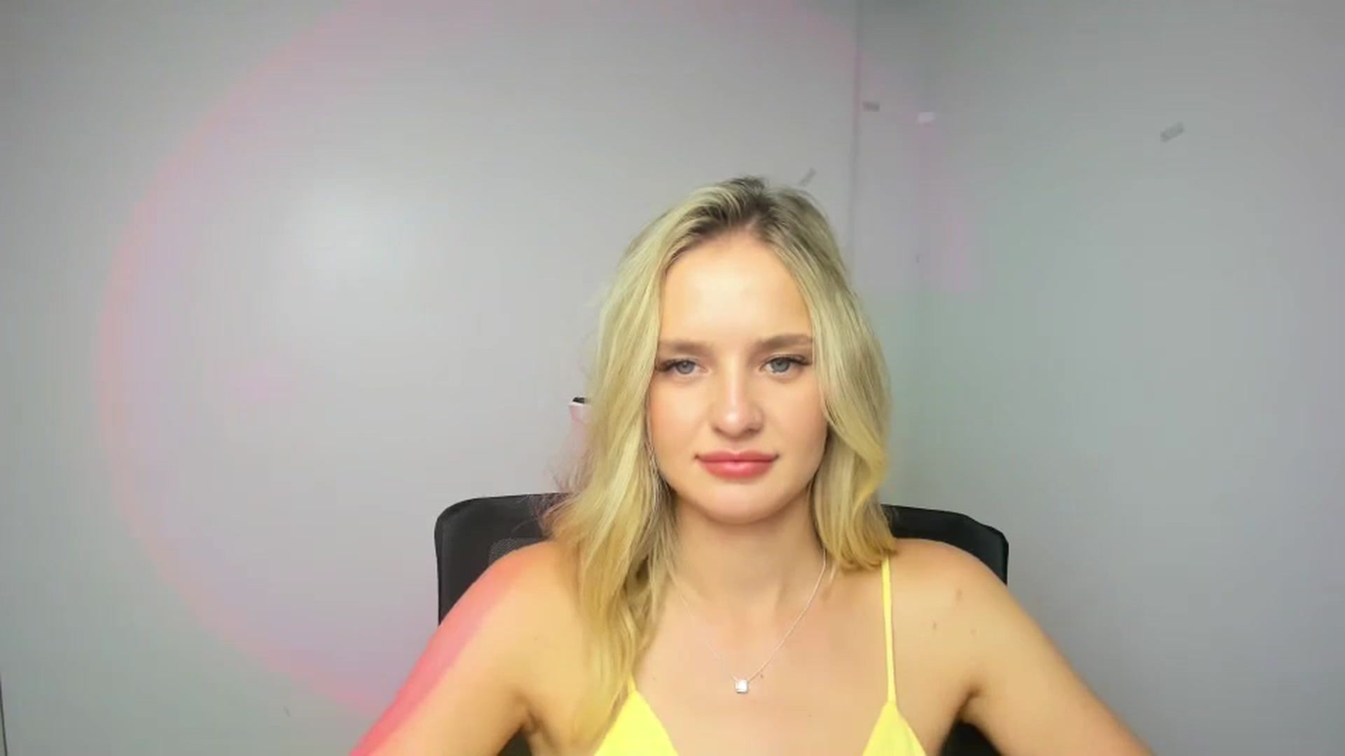 Gallery image thumbnail from Bella_amorere's myfreecams stream on, 08/29/2024, 14:16 image 17 of 20