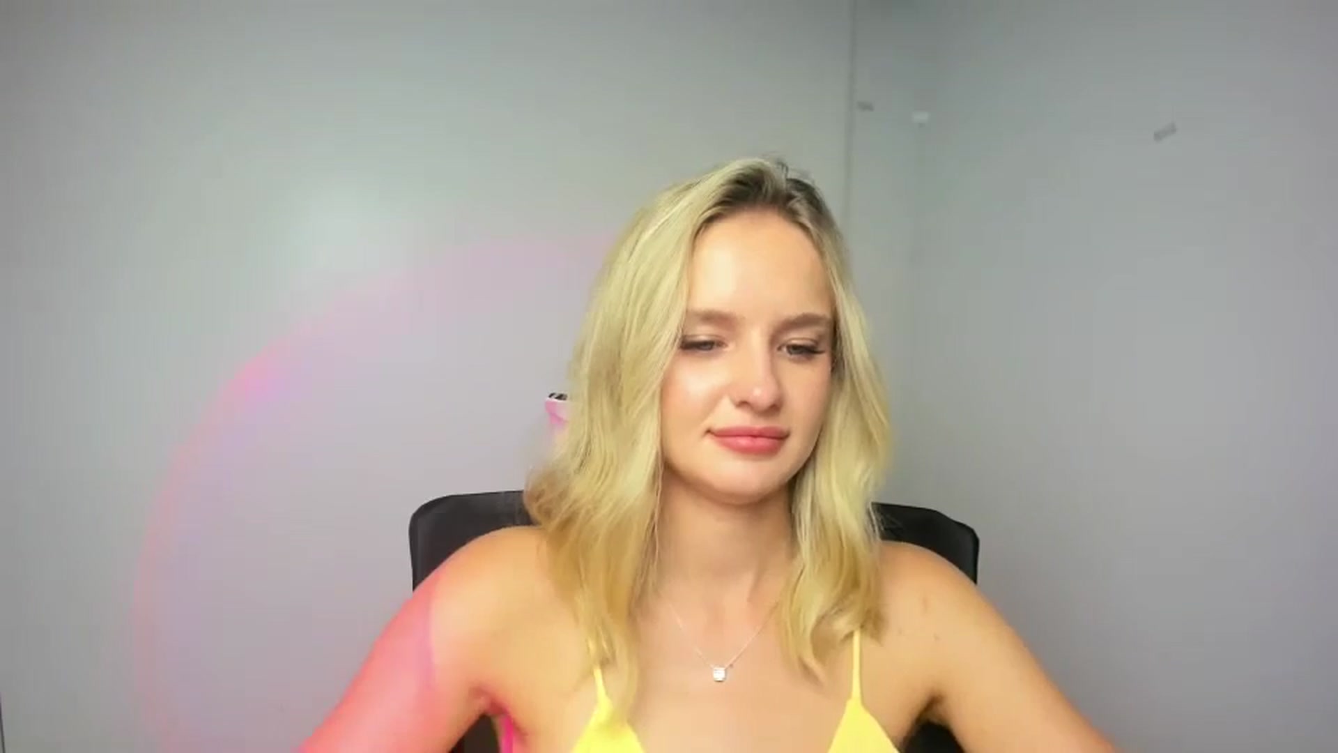 Gallery image thumbnail from Bella_amorere's myfreecams stream on, 08/29/2024, 16:00 image 10 of 20