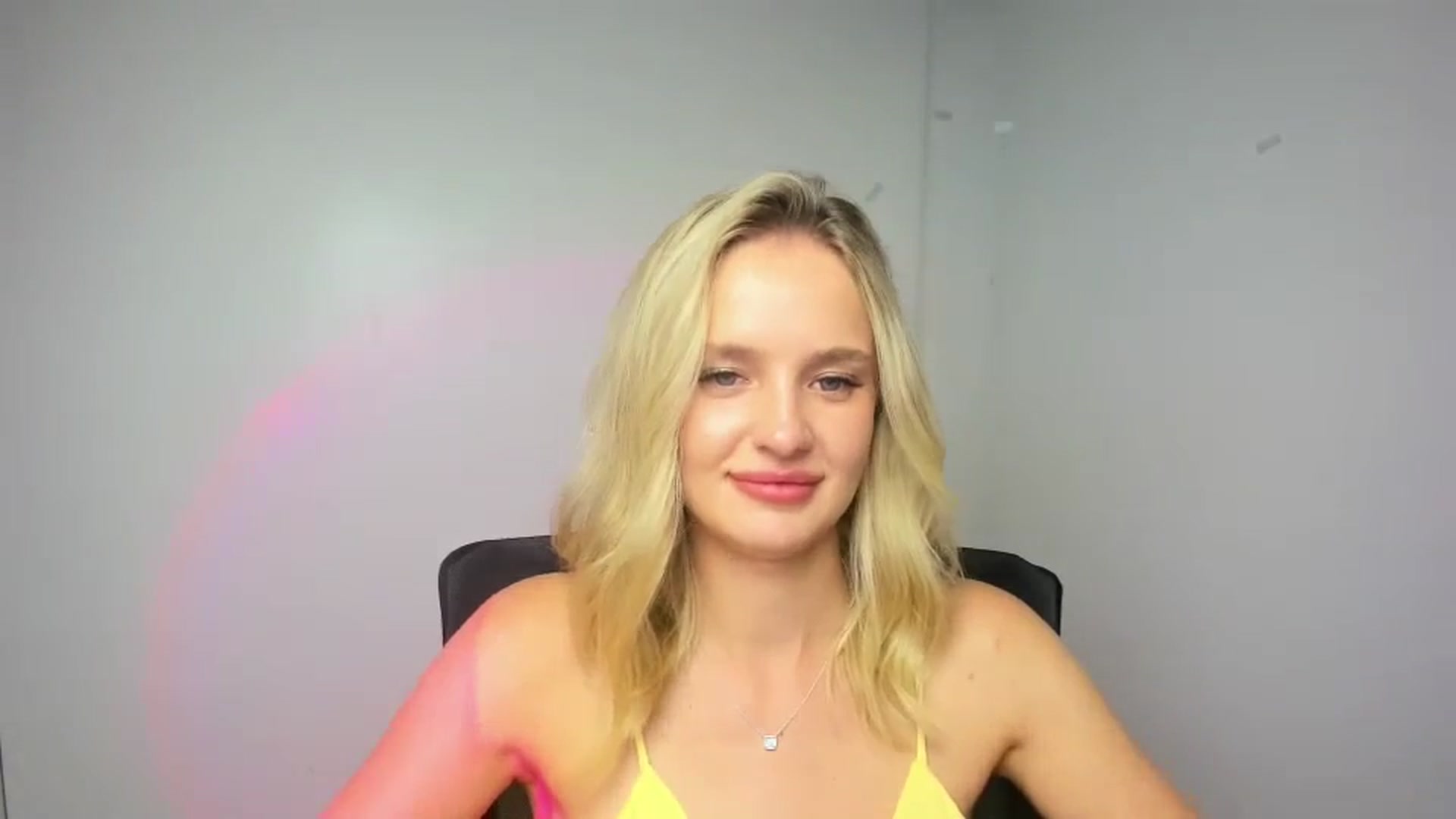 Gallery image thumbnail from Bella_amorere's myfreecams stream on, 08/29/2024, 16:00 image 12 of 20