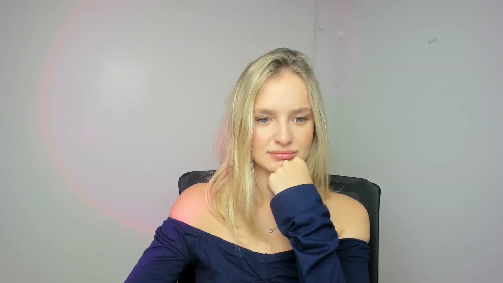 Gallery image thumbnail from Bella_amorere's myfreecams stream on, 09/06/2024, 11:51 image 5 of 20