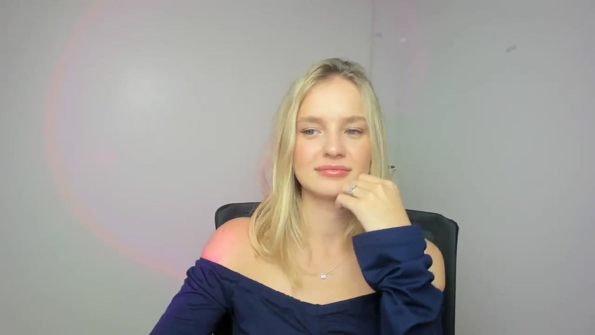 Gallery image thumbnail from Bella_amorere's myfreecams stream on, 09/06/2024, 11:51 image 15 of 20