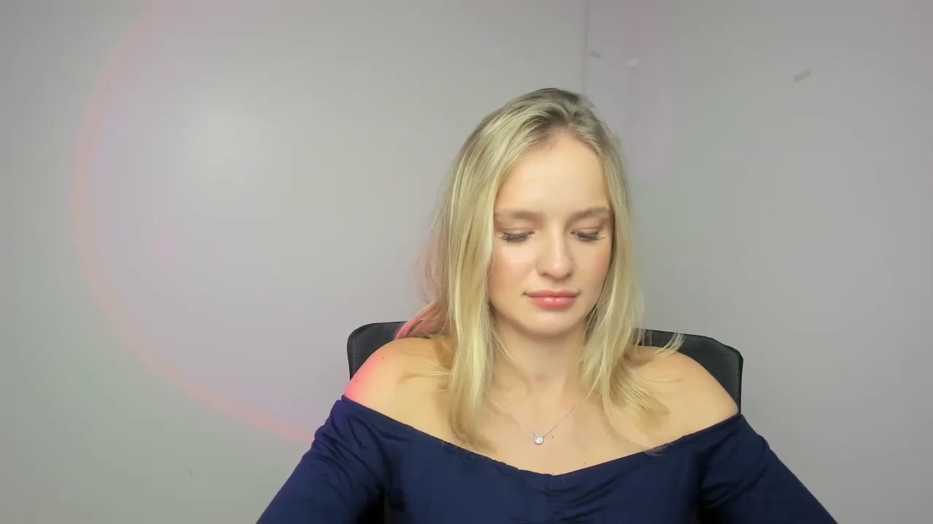 Gallery image thumbnail from Bella_amorere's myfreecams stream on, 09/06/2024, 12:14 image 6 of 20