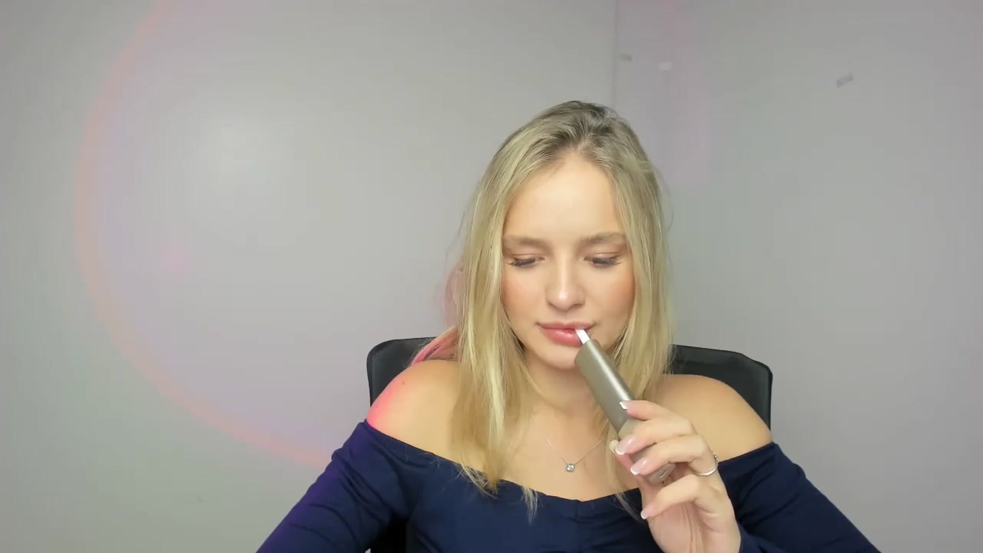 Gallery image thumbnail from Bella_amorere's myfreecams stream on, 09/06/2024, 12:14 image 16 of 20
