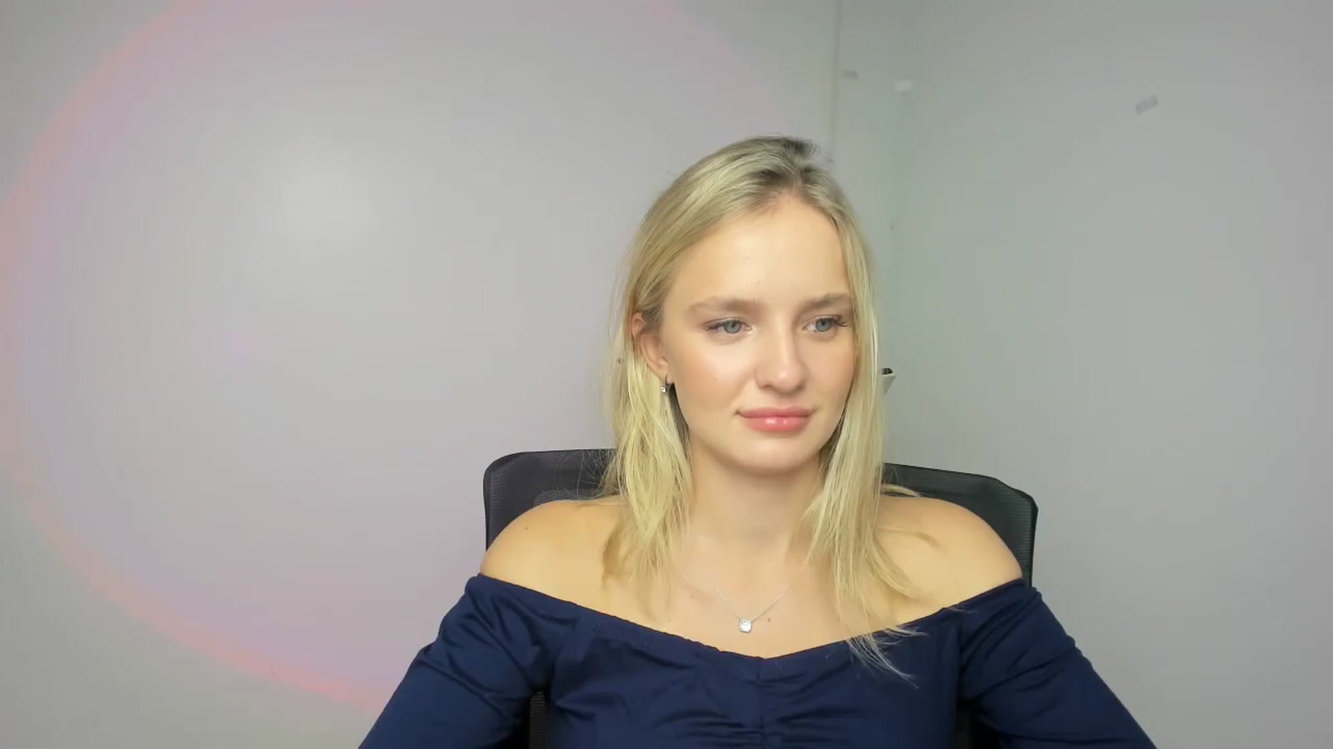 Gallery image thumbnail from Bella_amorere's myfreecams stream on, 09/06/2024, 14:34 image 19 of 20