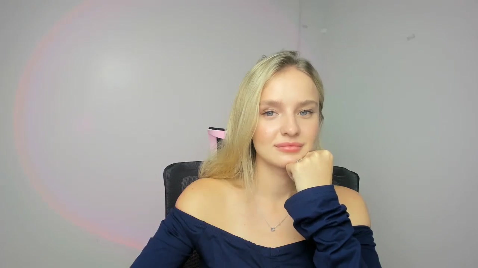 Gallery image thumbnail from Bella_amorere's myfreecams stream on, 09/06/2024, 15:52 image 19 of 20