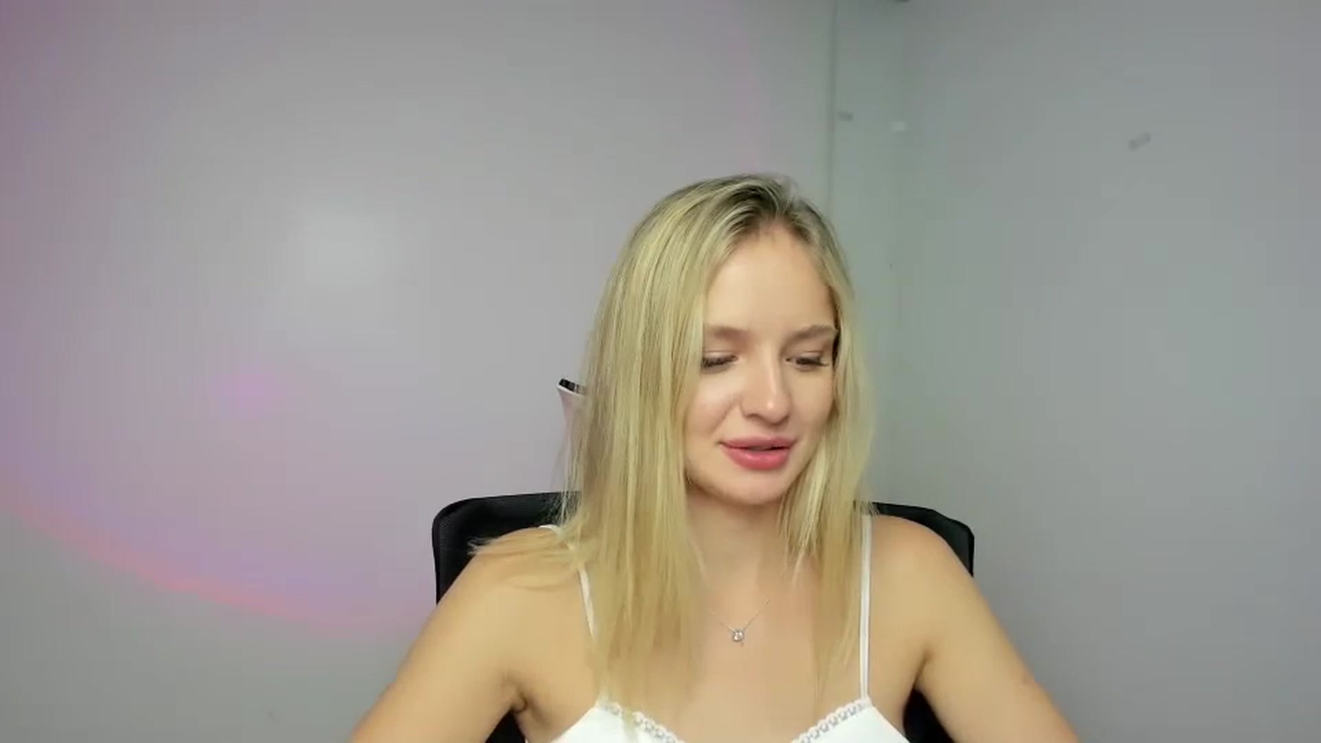 Gallery image thumbnail from Bella_amorere's myfreecams stream on, 09/07/2024, 12:14 image 7 of 20