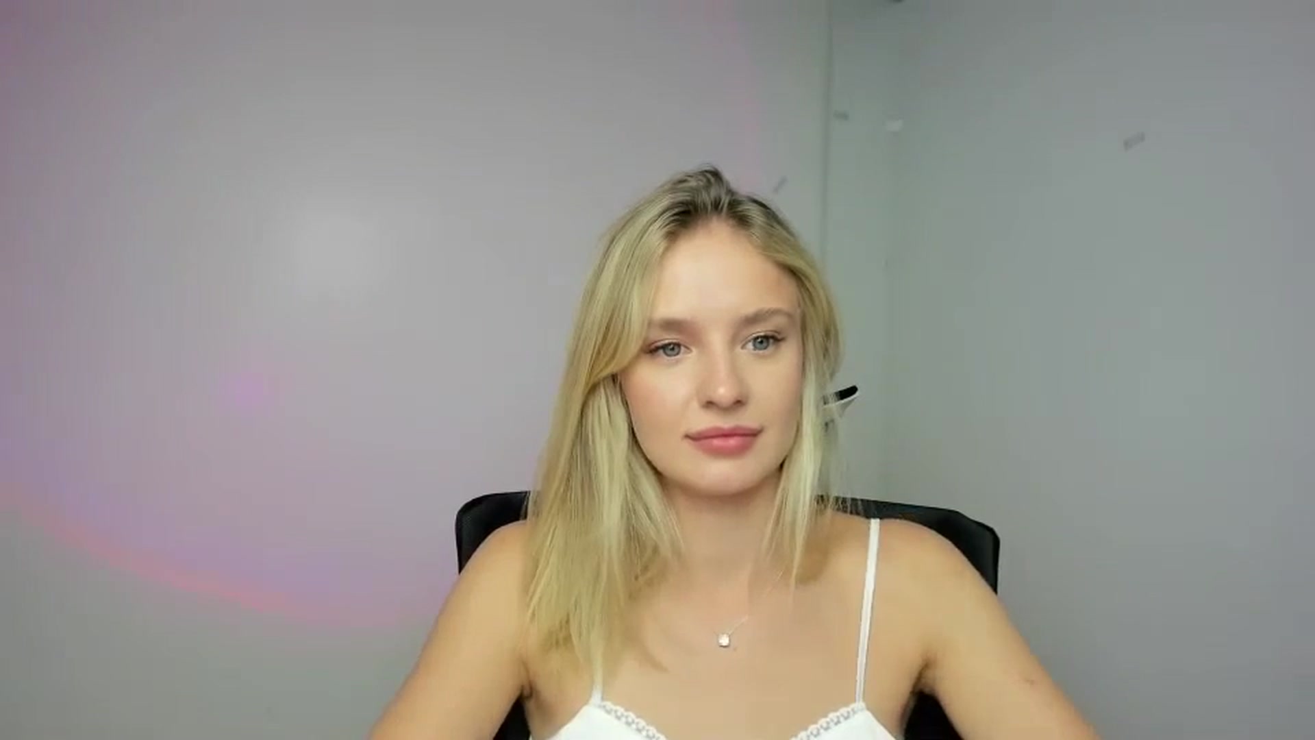 Gallery image thumbnail from Bella_amorere's myfreecams stream on, 09/07/2024, 12:14 image 12 of 20