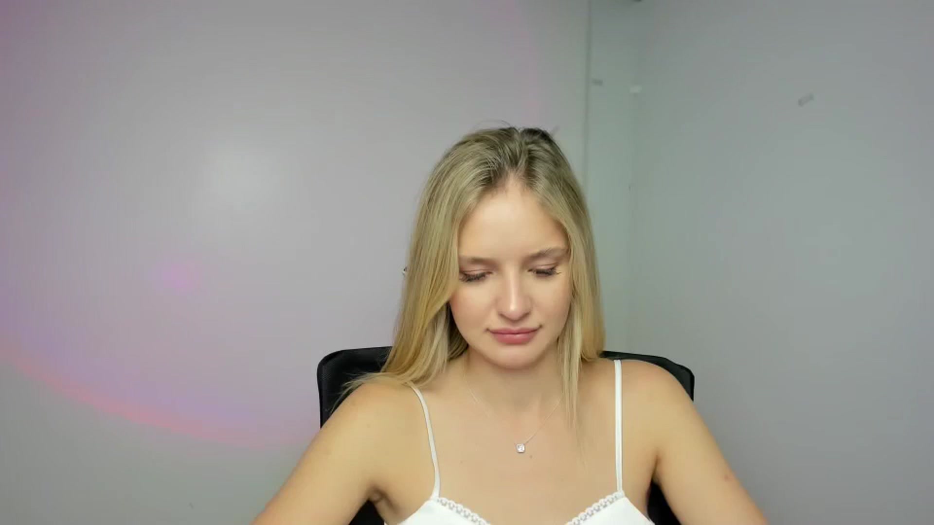 Gallery image thumbnail from Bella_amorere's myfreecams stream on, 09/07/2024, 12:14 image 20 of 20
