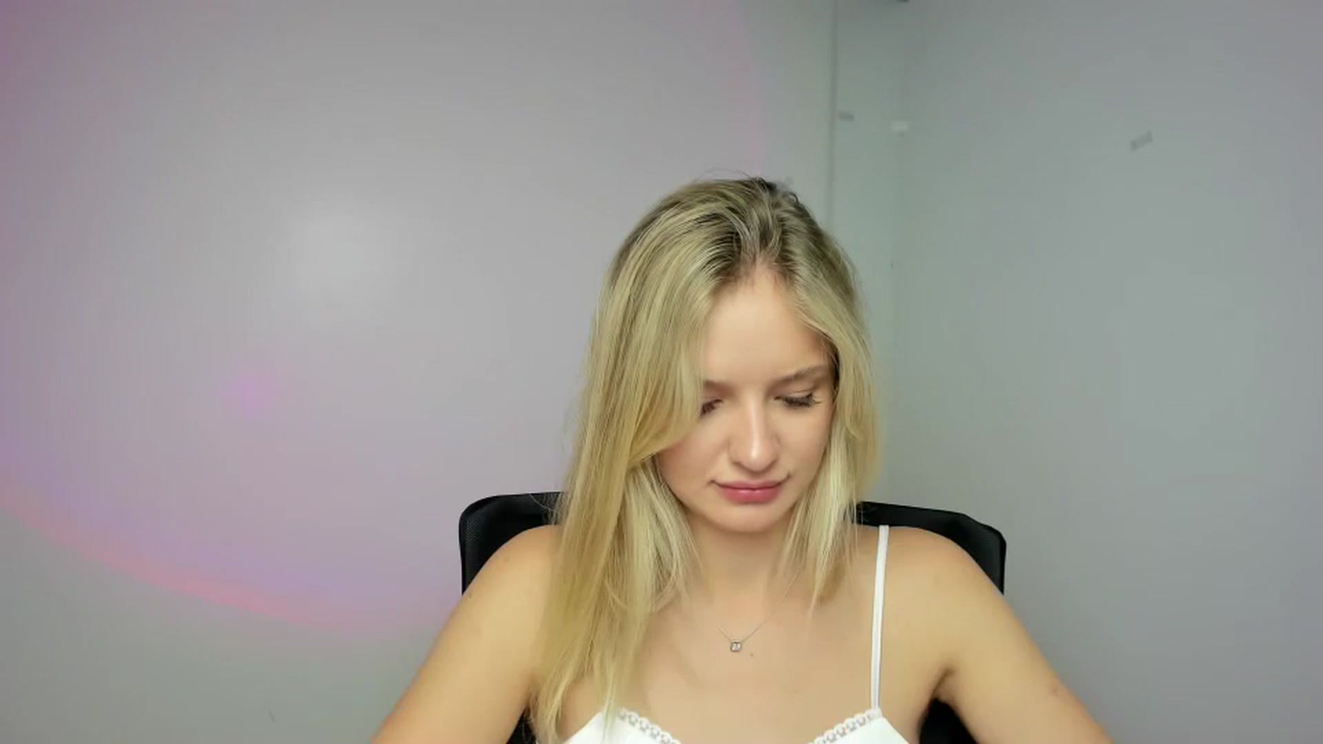 Gallery image thumbnail from Bella_amorere's myfreecams stream on, 09/07/2024, 12:14 image 13 of 20