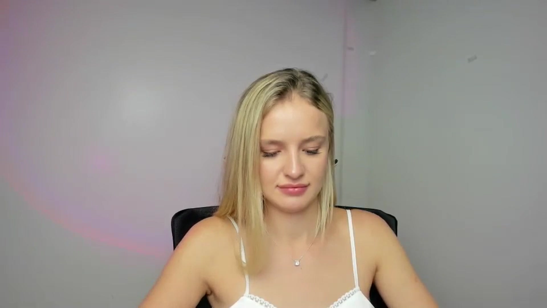 Gallery image thumbnail from Bella_amorere's myfreecams stream on, 09/07/2024, 14:02 image 14 of 20