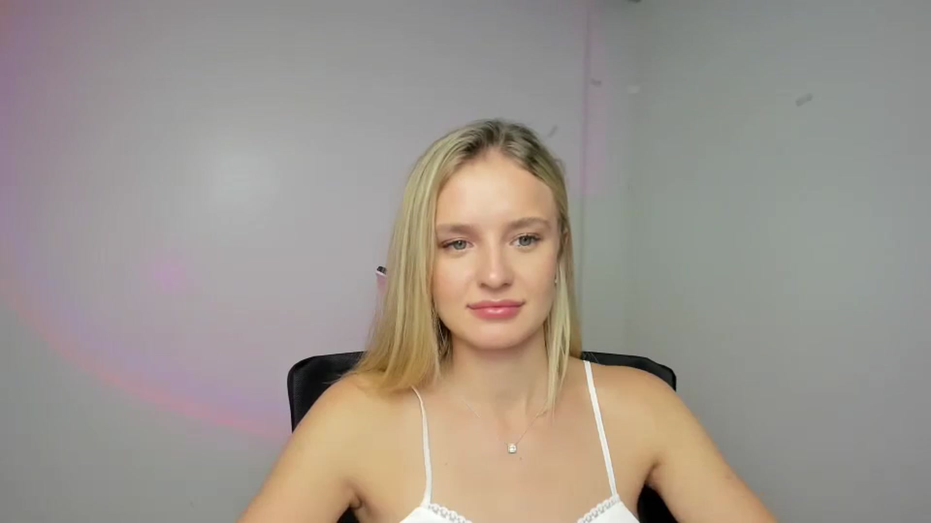 Gallery image thumbnail from Bella_amorere's myfreecams stream on, 09/07/2024, 14:02 image 15 of 20