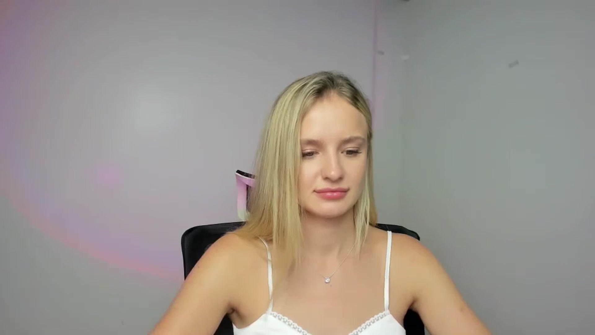 Gallery image thumbnail from Bella_amorere's myfreecams stream on, 09/07/2024, 14:02 image 18 of 20