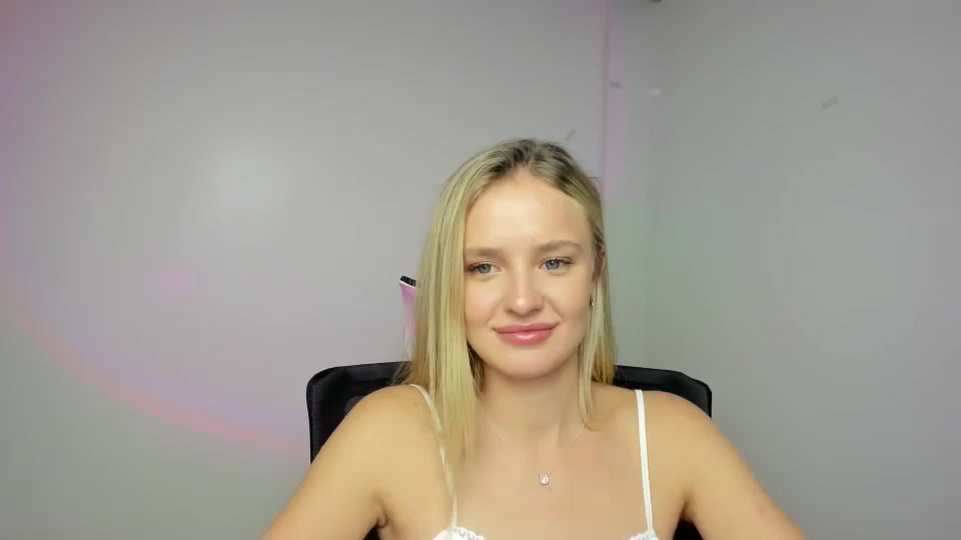 Gallery image thumbnail from Bella_amorere's myfreecams stream on, 09/07/2024, 14:02 image 10 of 20