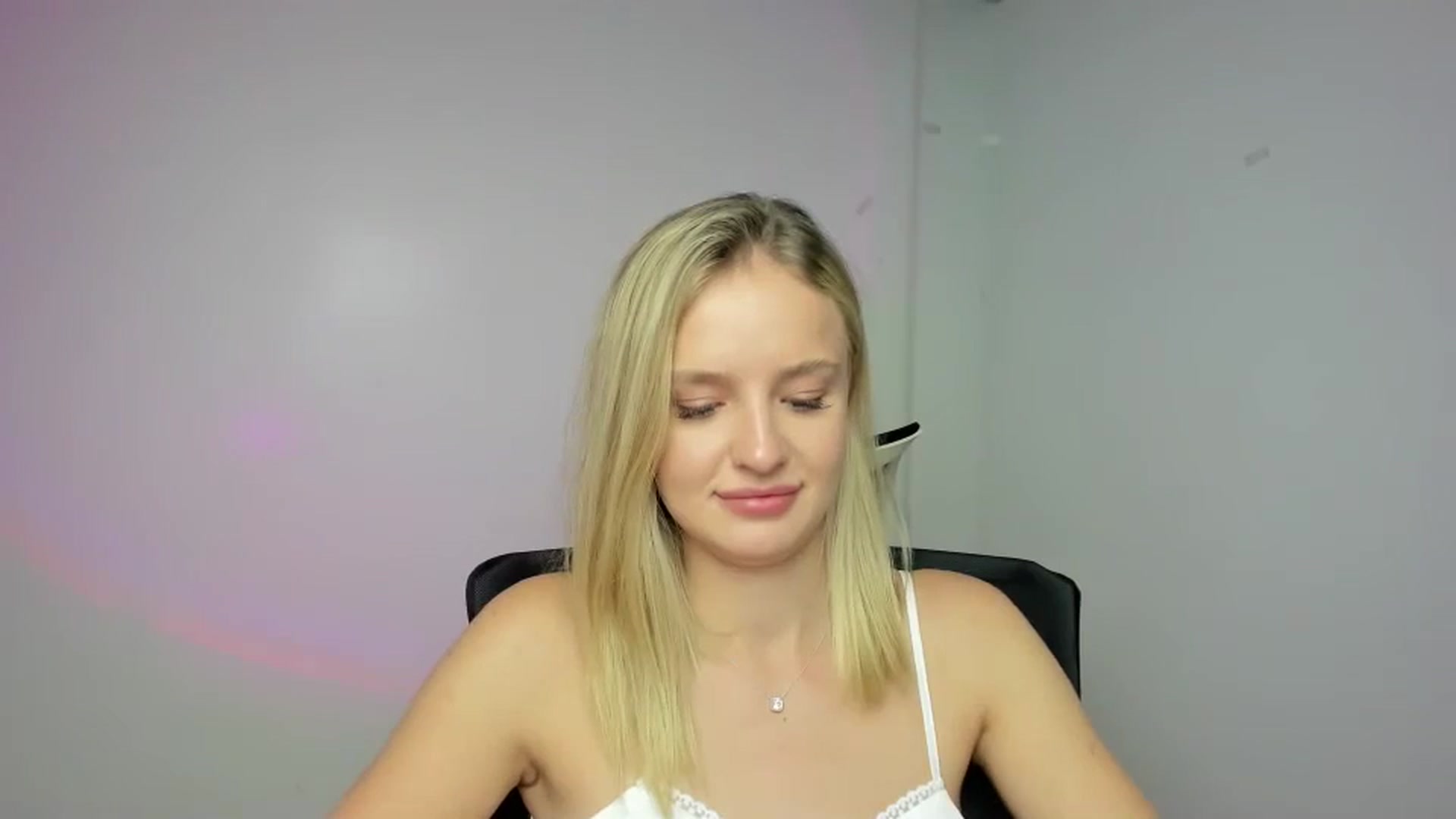 Gallery image thumbnail from Bella_amorere's myfreecams stream on, 09/07/2024, 14:02 image 2 of 20