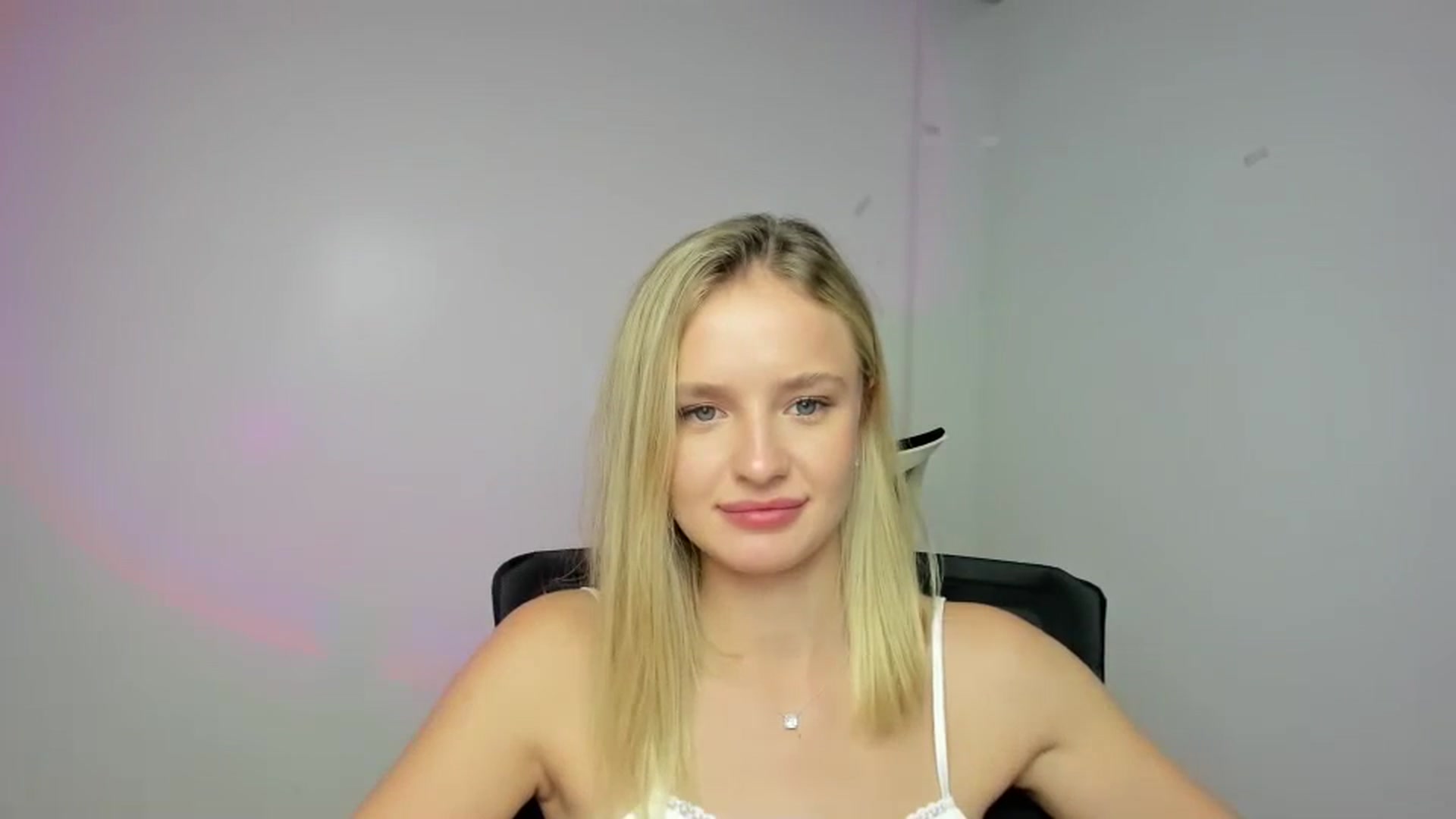Gallery image thumbnail from Bella_amorere's myfreecams stream on, 09/07/2024, 14:02 image 3 of 20
