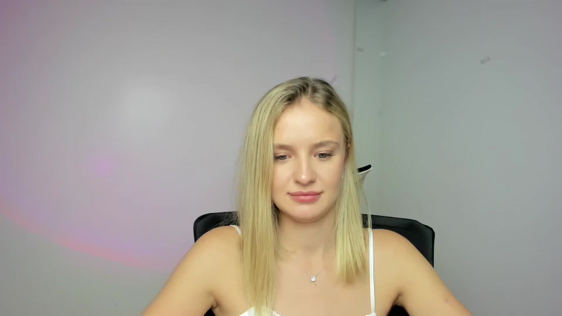 Gallery image thumbnail from Bella_amorere's myfreecams stream on, 09/07/2024, 14:02 image 1 of 20