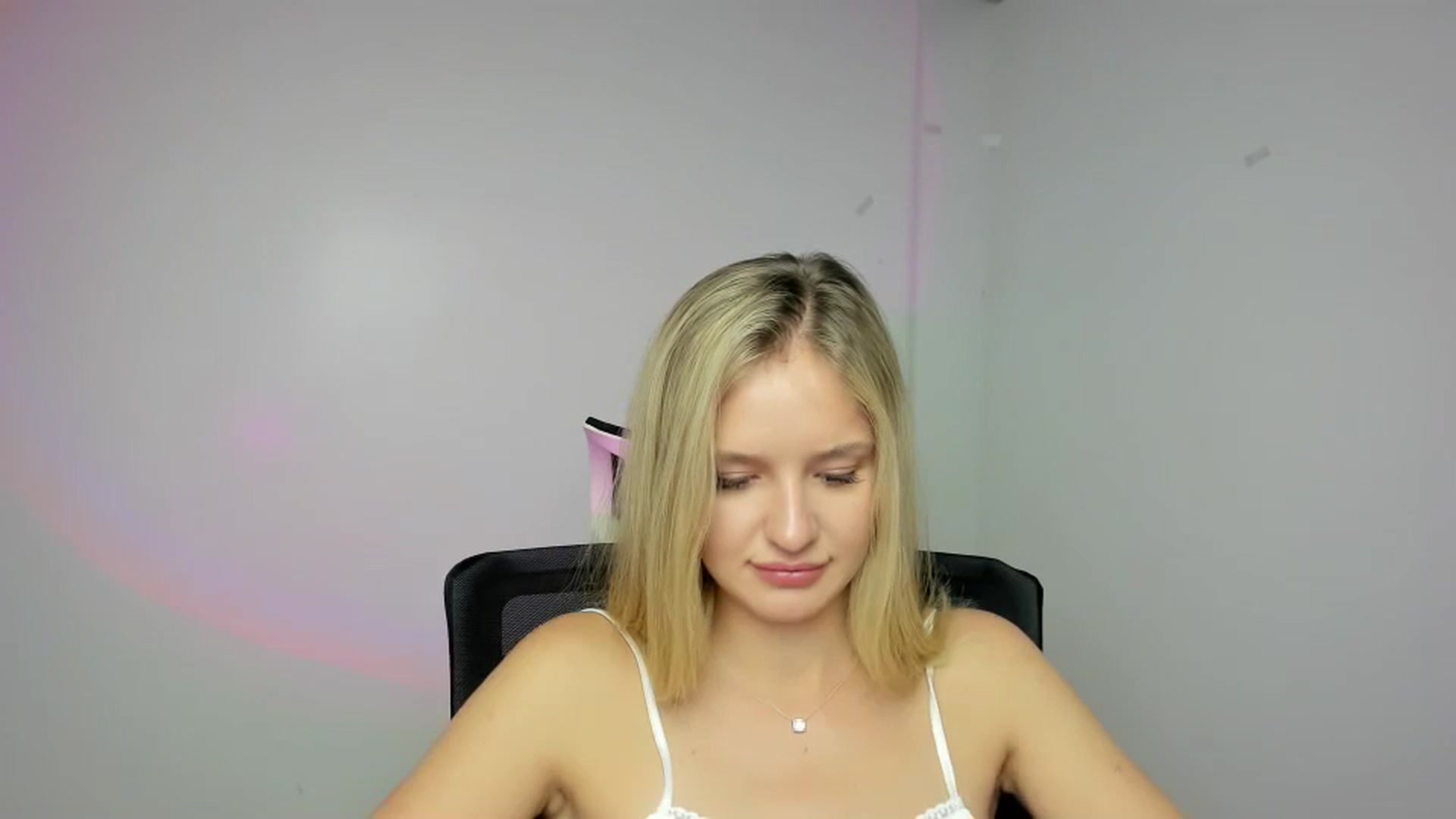 Gallery image thumbnail from Bella_amorere's myfreecams stream on, 09/07/2024, 14:46 image 20 of 20