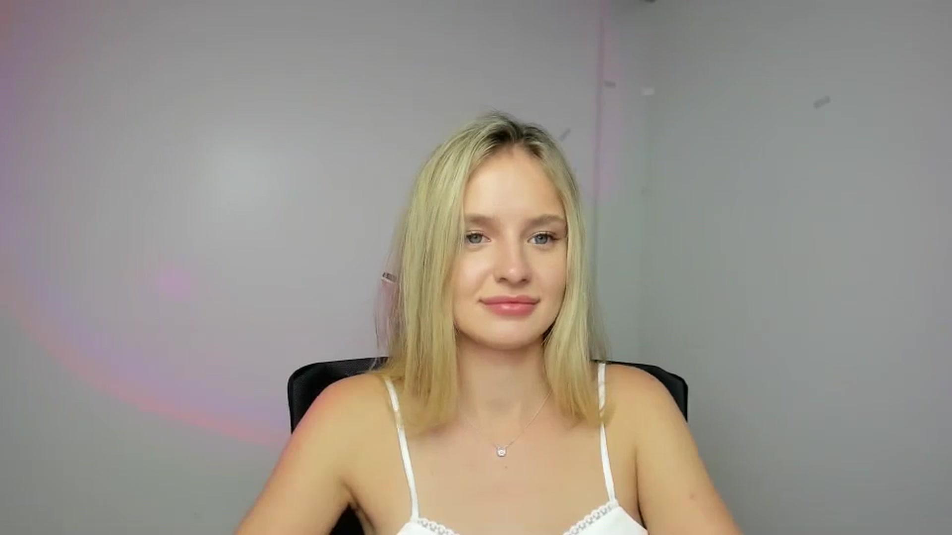Gallery image thumbnail from Bella_amorere's myfreecams stream on, 09/07/2024, 14:46 image 13 of 20