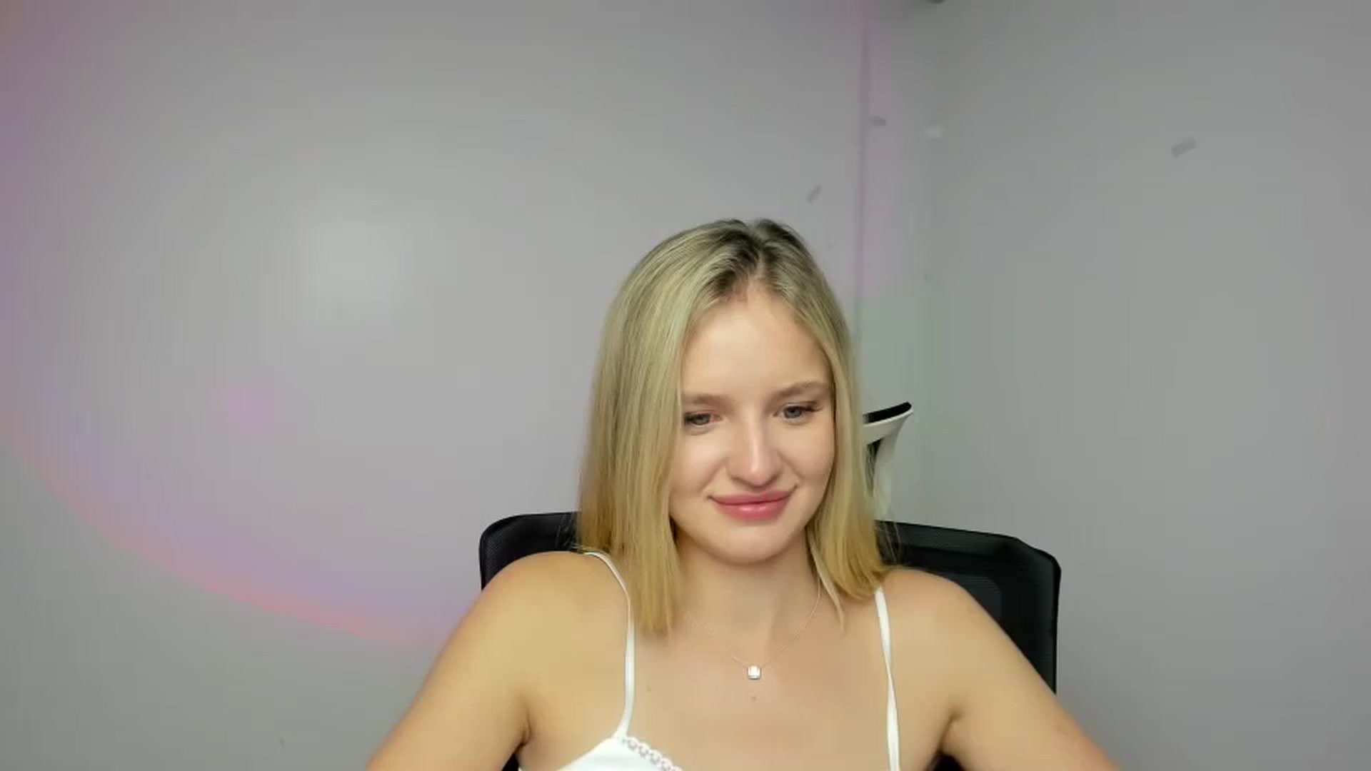 Gallery image thumbnail from Bella_amorere's myfreecams stream on, 09/07/2024, 14:46 image 17 of 20