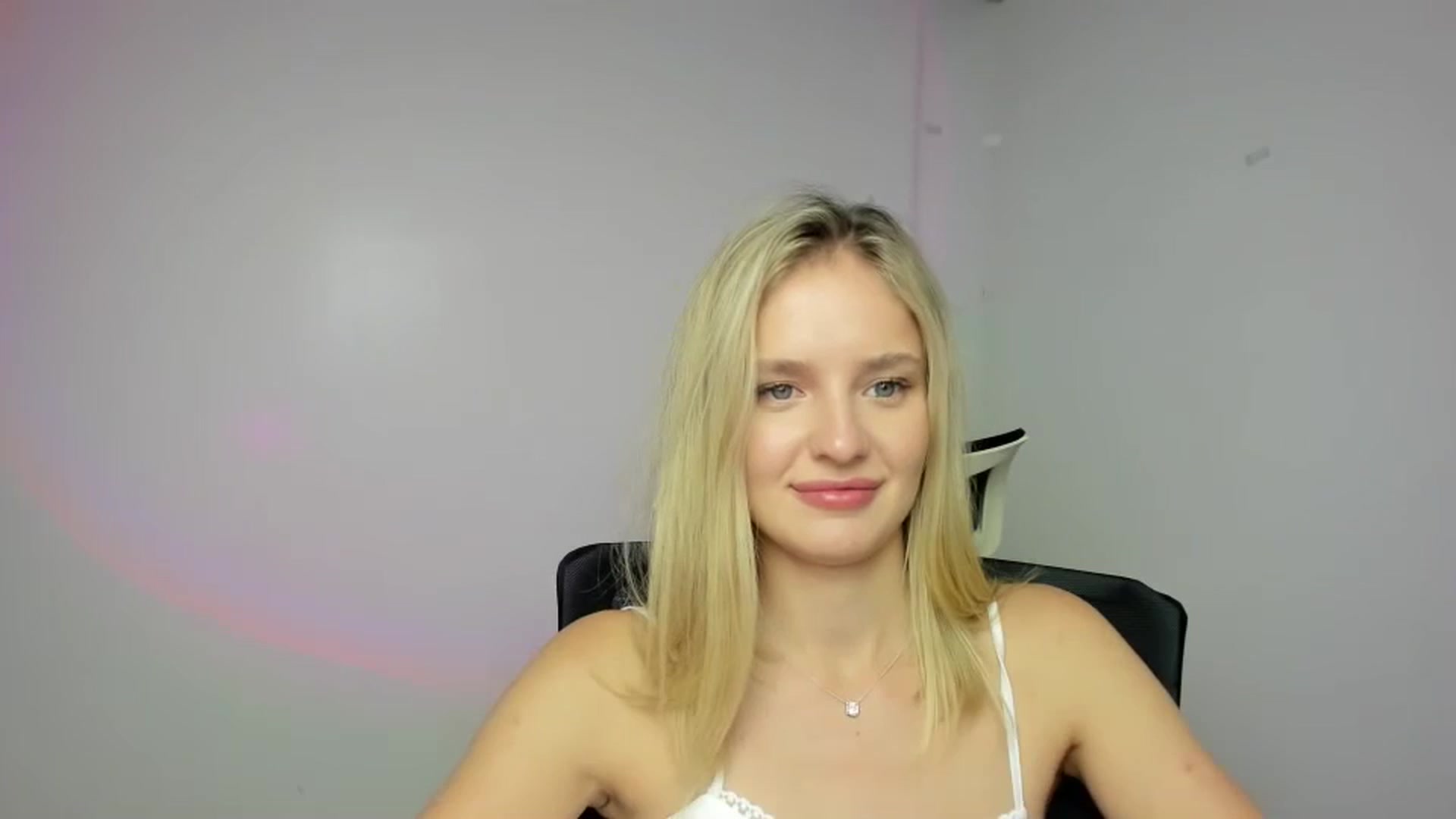 Gallery image thumbnail from Bella_amorere's myfreecams stream on, 09/07/2024, 14:46 image 2 of 20