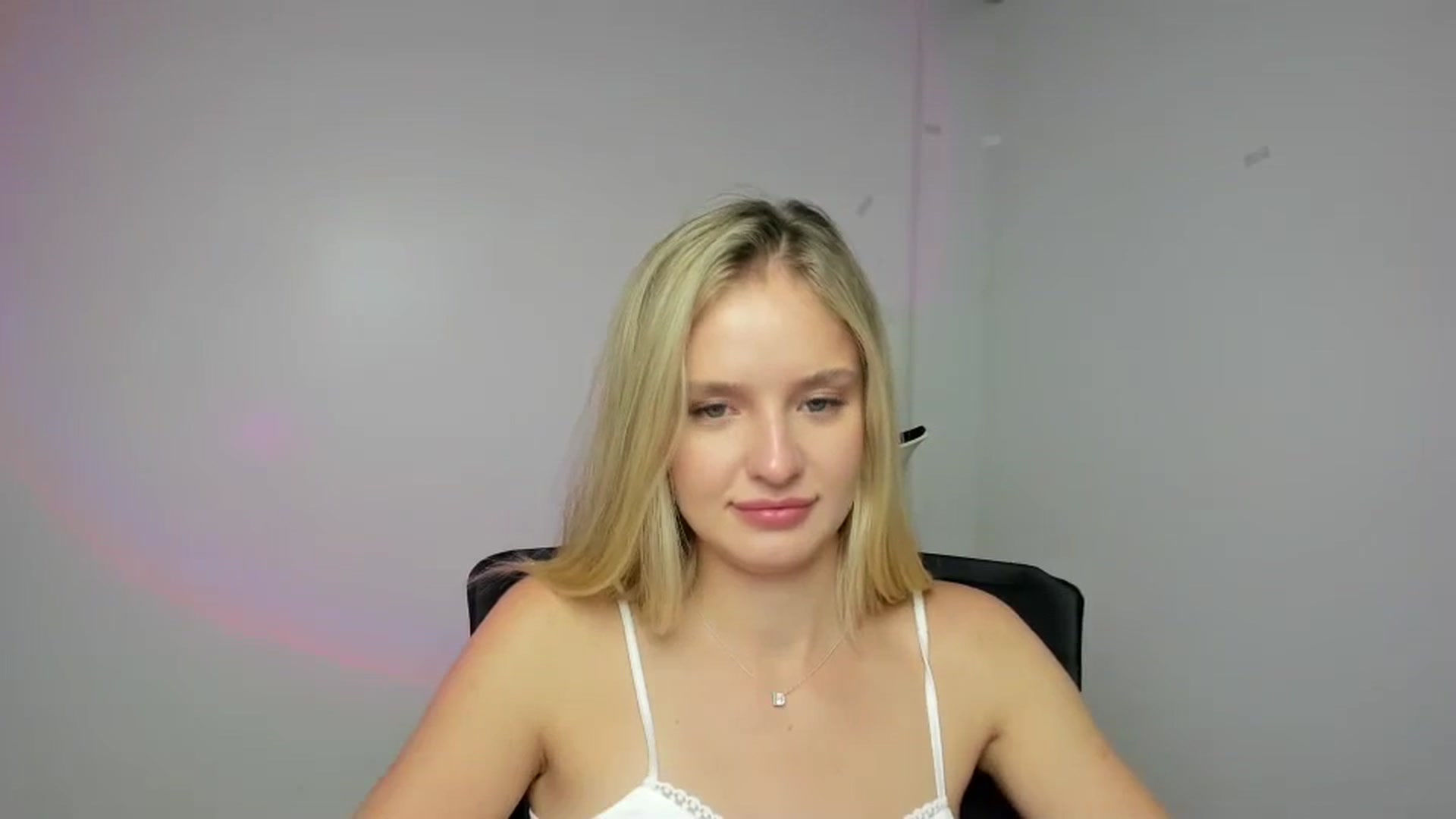Gallery image thumbnail from Bella_amorere's myfreecams stream on, 09/07/2024, 14:46 image 14 of 20