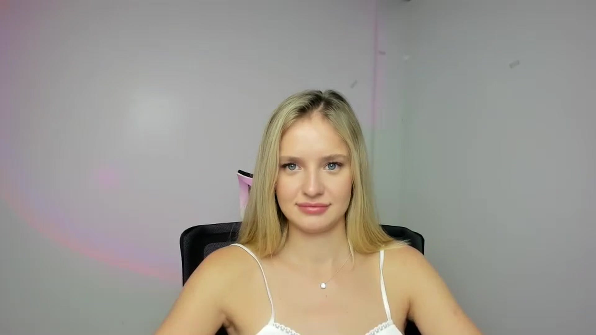 Gallery image thumbnail from Bella_amorere's myfreecams stream on, 09/07/2024, 14:46 image 19 of 20