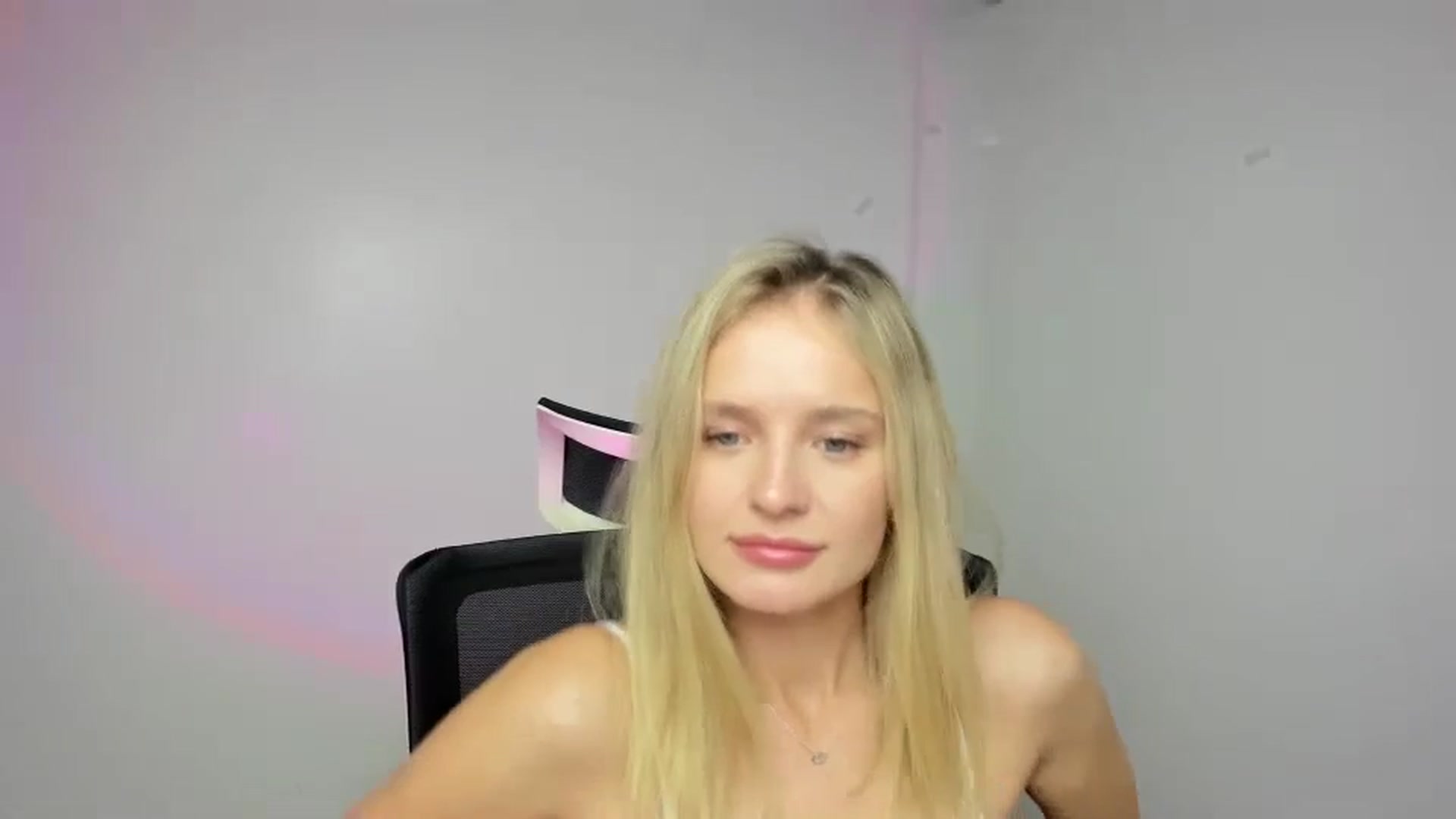 Gallery image thumbnail from Bella_amorere's myfreecams stream on, 09/07/2024, 14:46 image 5 of 20