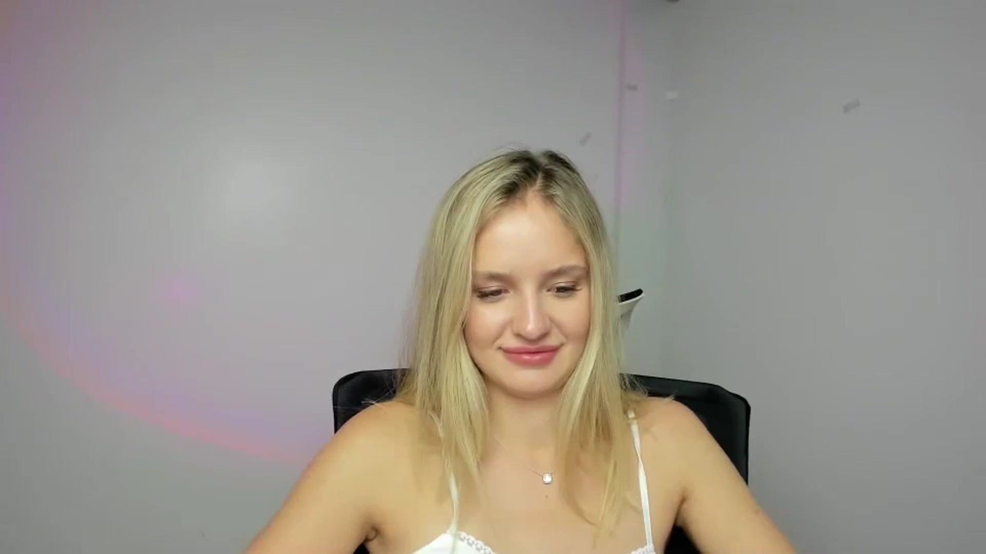 Gallery image thumbnail from Bella_amorere's myfreecams stream on, 09/07/2024, 14:46 image 15 of 20