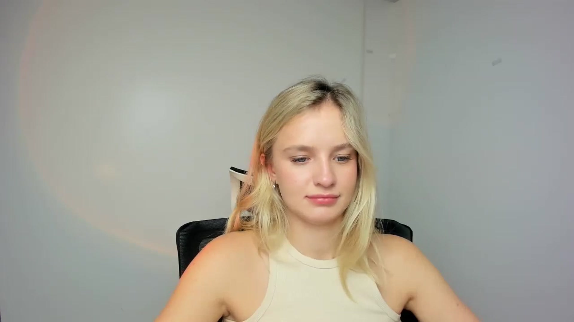 Gallery image thumbnail from Bella_amorere's myfreecams stream on, 09/08/2024, 08:03 image 6 of 20