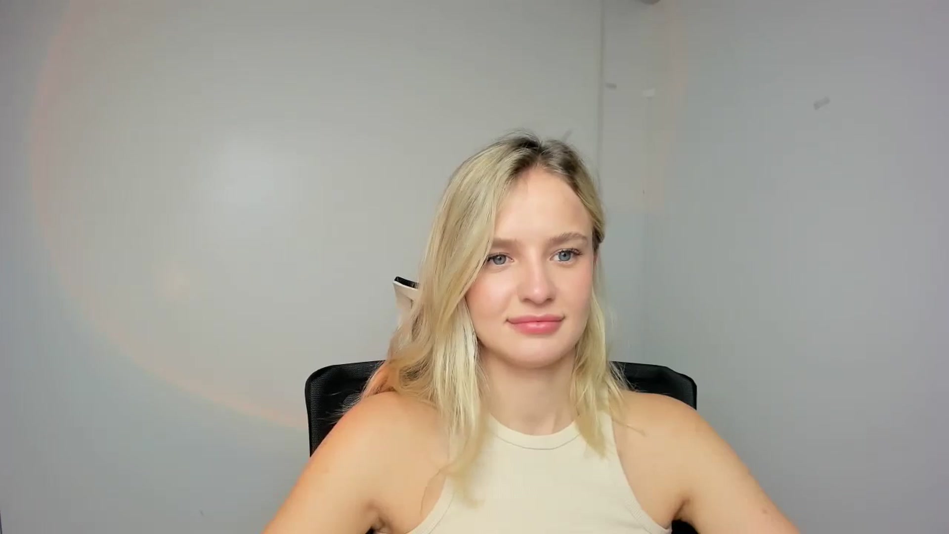 Gallery image thumbnail from Bella_amorere's myfreecams stream on, 09/08/2024, 08:03 image 9 of 20