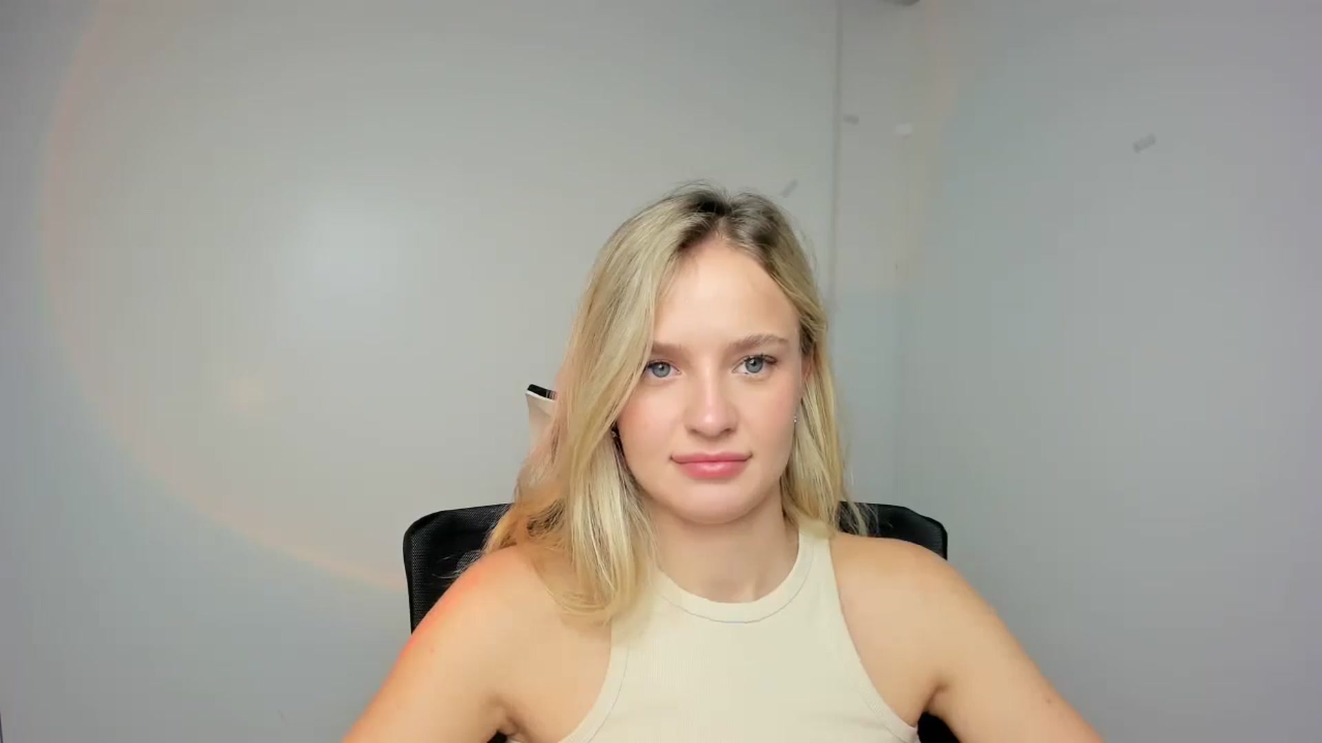 Gallery image thumbnail from Bella_amorere's myfreecams stream on, 09/08/2024, 08:03 image 10 of 20