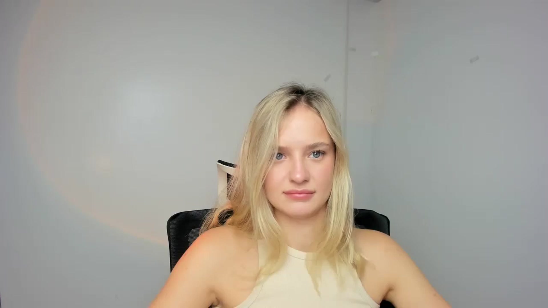 Gallery image thumbnail from Bella_amorere's myfreecams stream on, 09/08/2024, 08:03 image 20 of 20