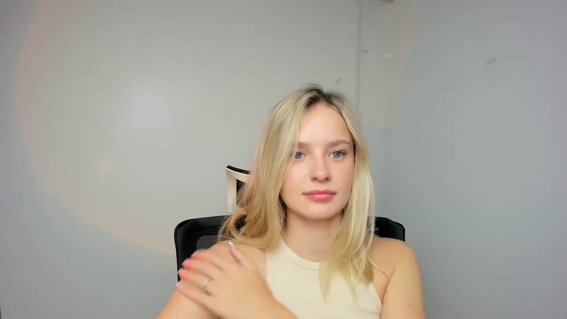 Gallery image thumbnail from Bella_amorere's myfreecams stream on, 09/08/2024, 08:03 image 19 of 20