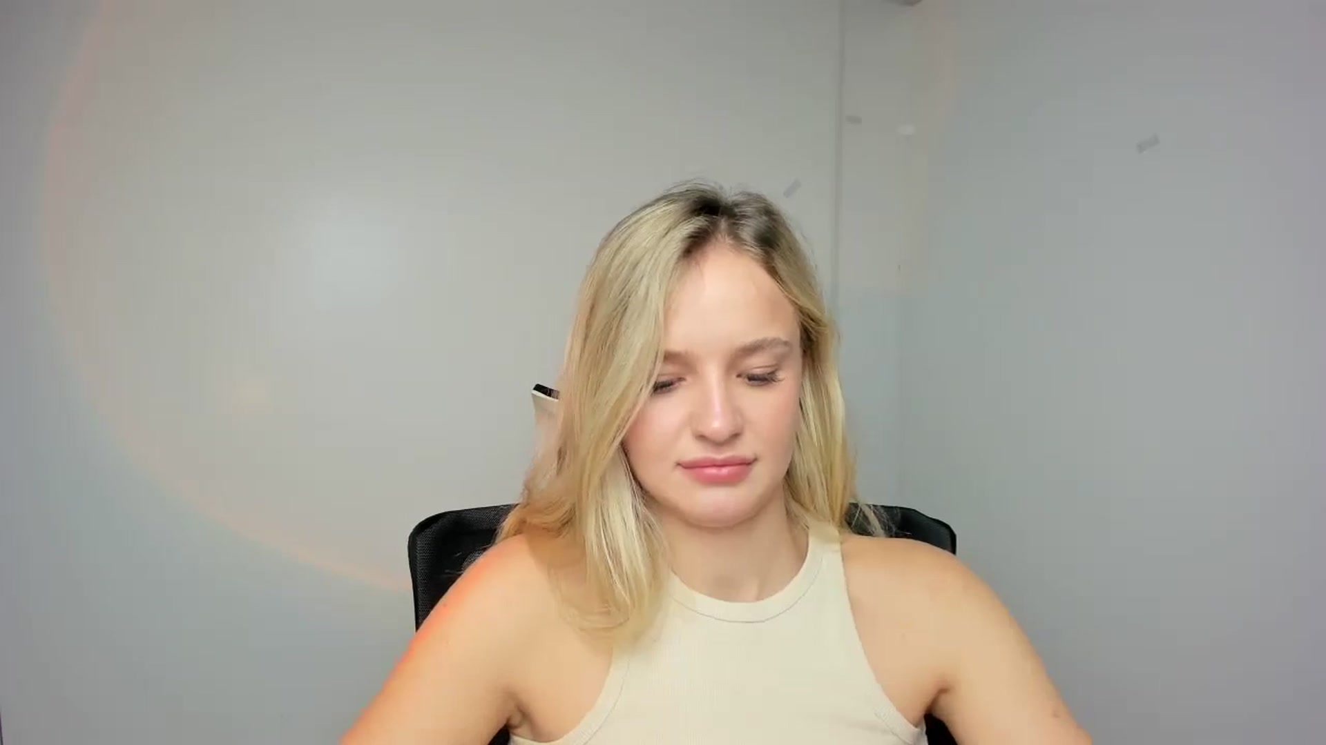 Gallery image thumbnail from Bella_amorere's myfreecams stream on, 09/08/2024, 08:03 image 11 of 20
