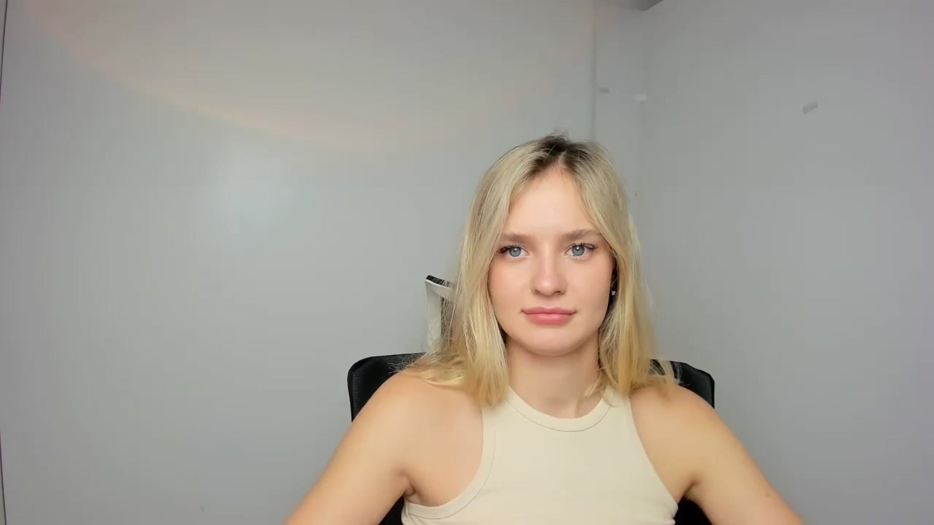 Gallery image thumbnail from Bella_amorere's myfreecams stream on, 09/08/2024, 10:37 image 8 of 20