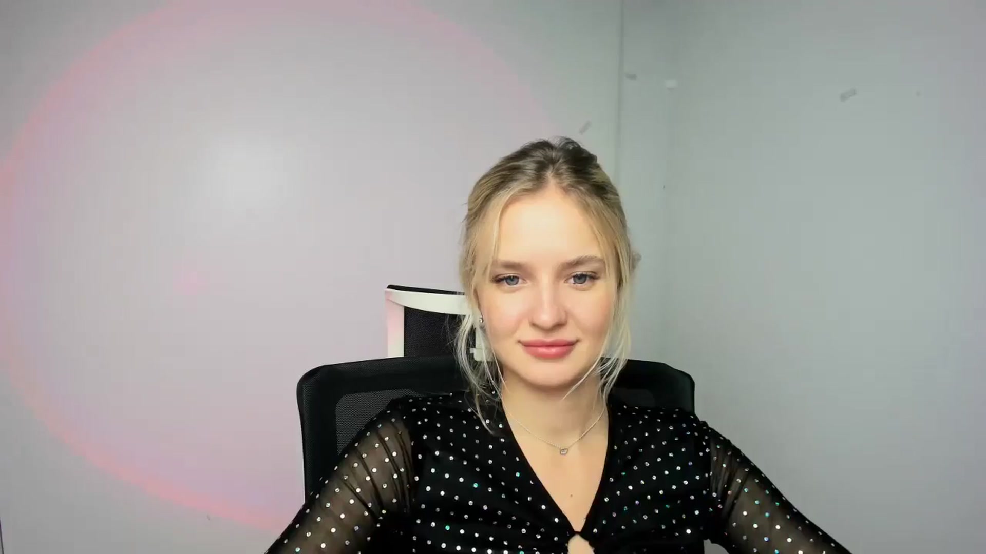 Gallery image thumbnail from Bella_amorere's myfreecams stream on, 09/09/2024, 13:10 image 13 of 20