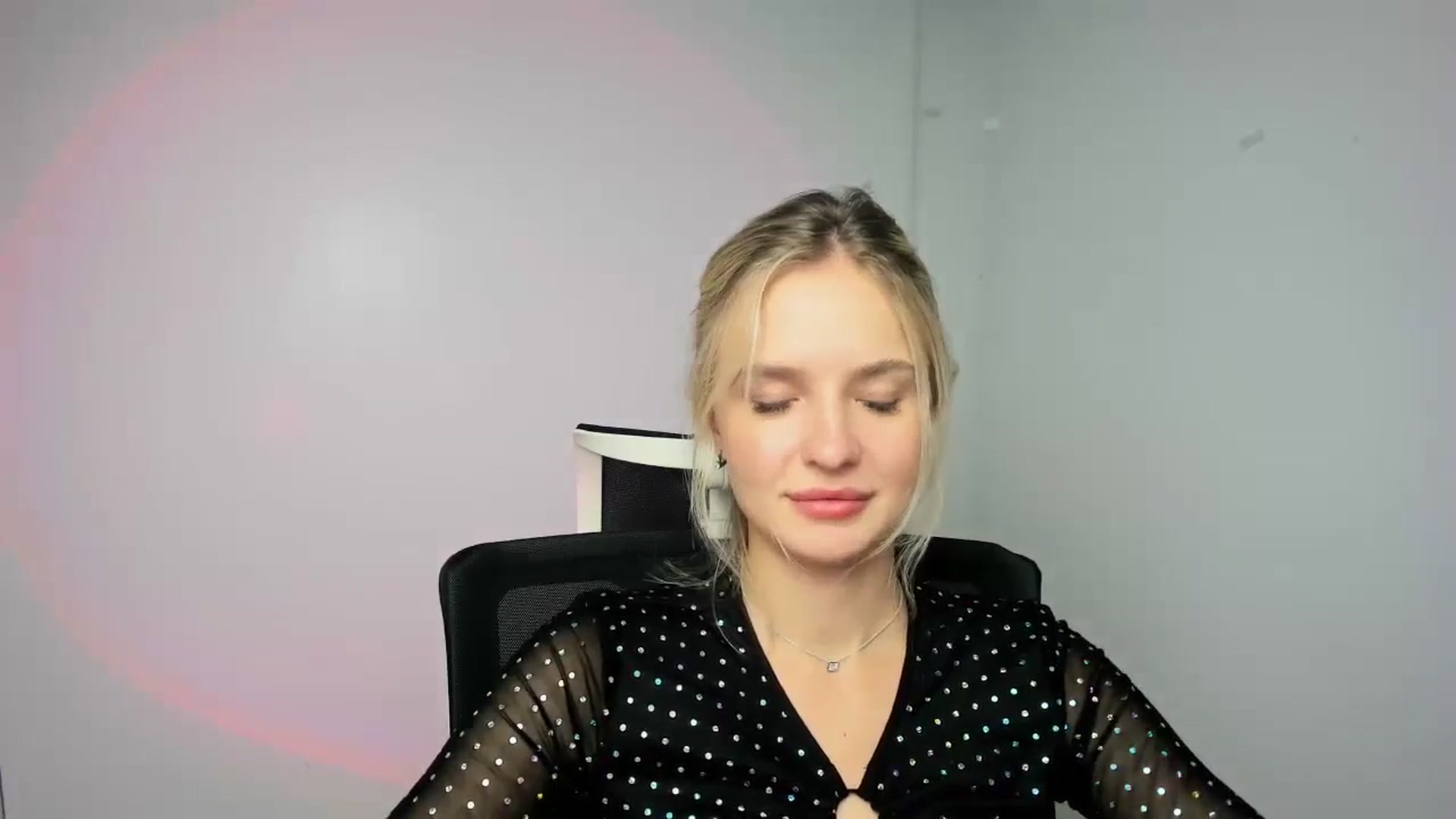 Gallery image thumbnail from Bella_amorere's myfreecams stream on, 09/09/2024, 13:10 image 3 of 20