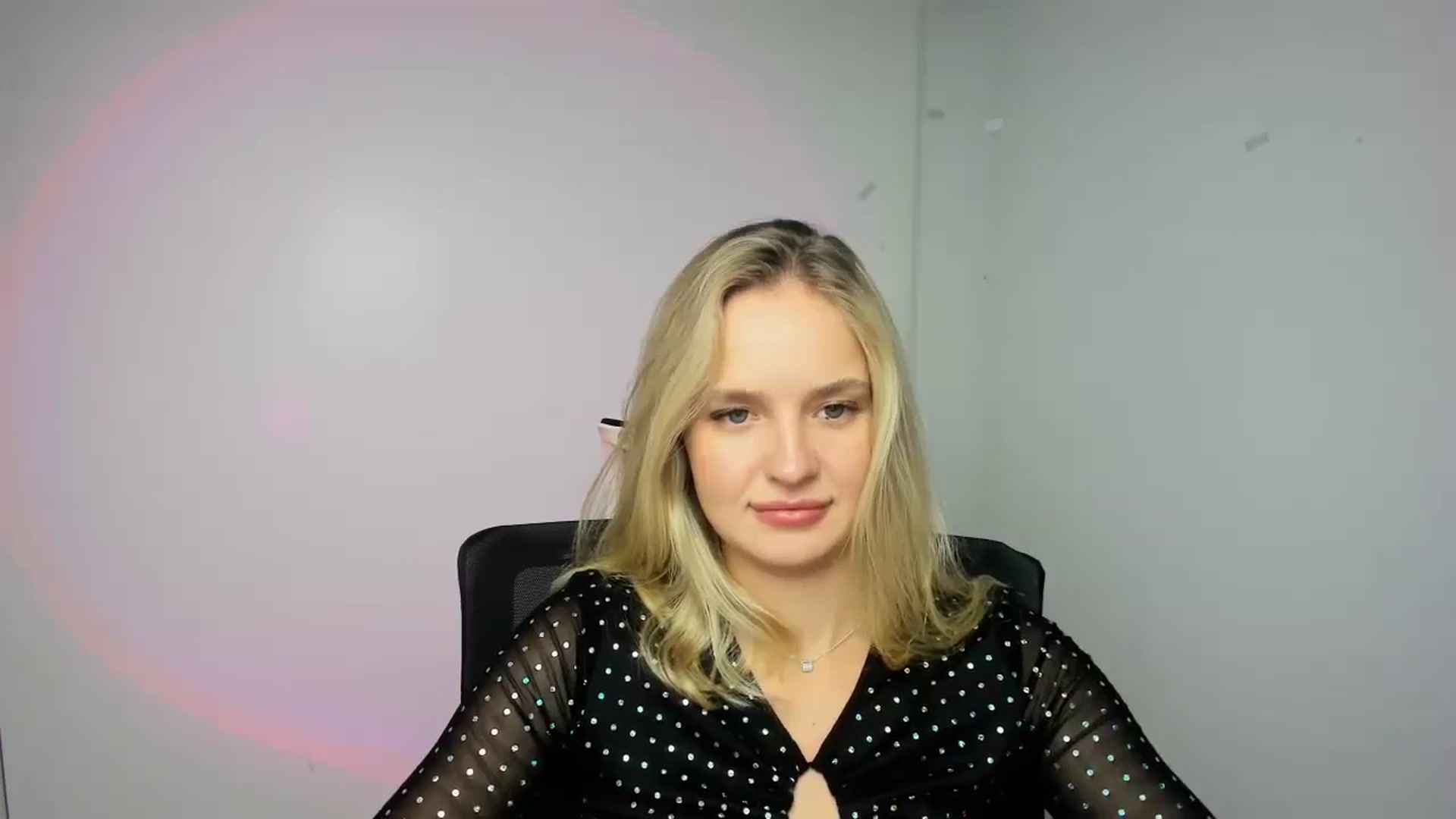 Gallery image thumbnail from Bella_amorere's myfreecams stream on, 09/09/2024, 16:43 image 5 of 20