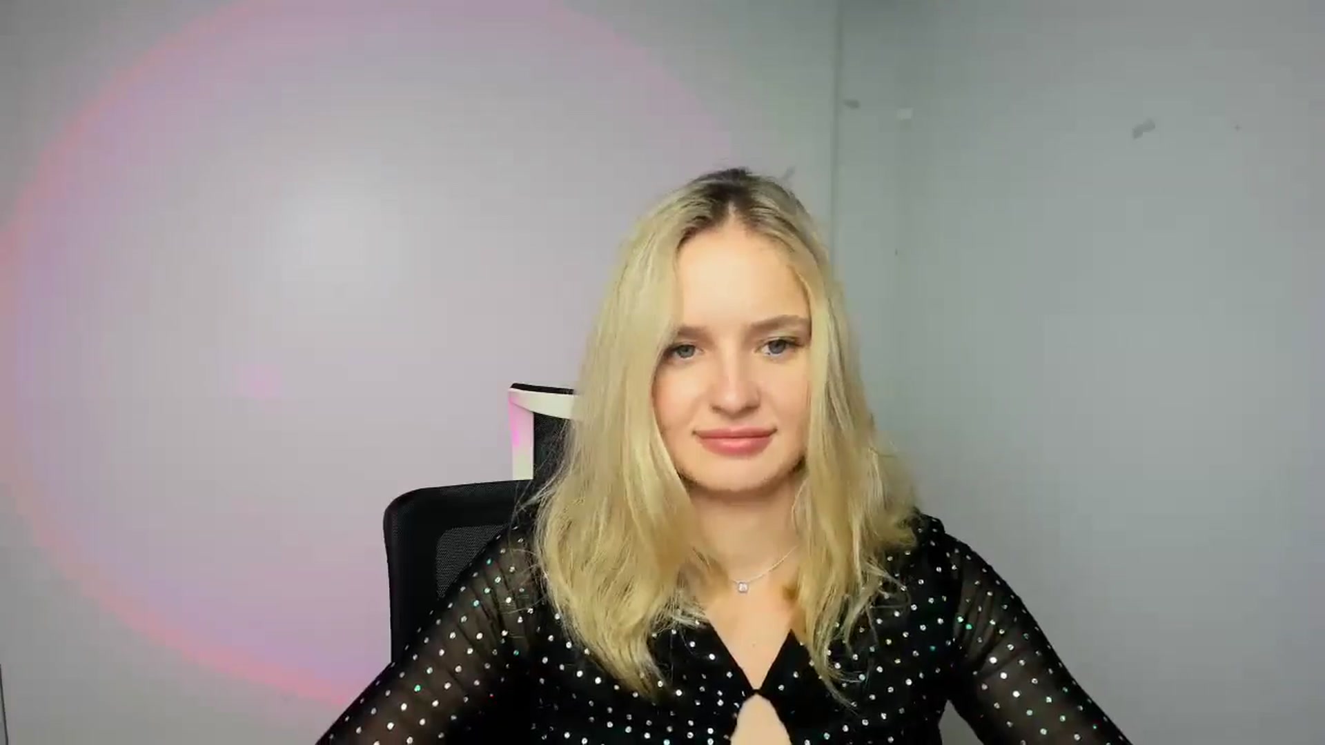 Gallery image thumbnail from Bella_amorere's myfreecams stream on, 09/09/2024, 16:43 image 16 of 20