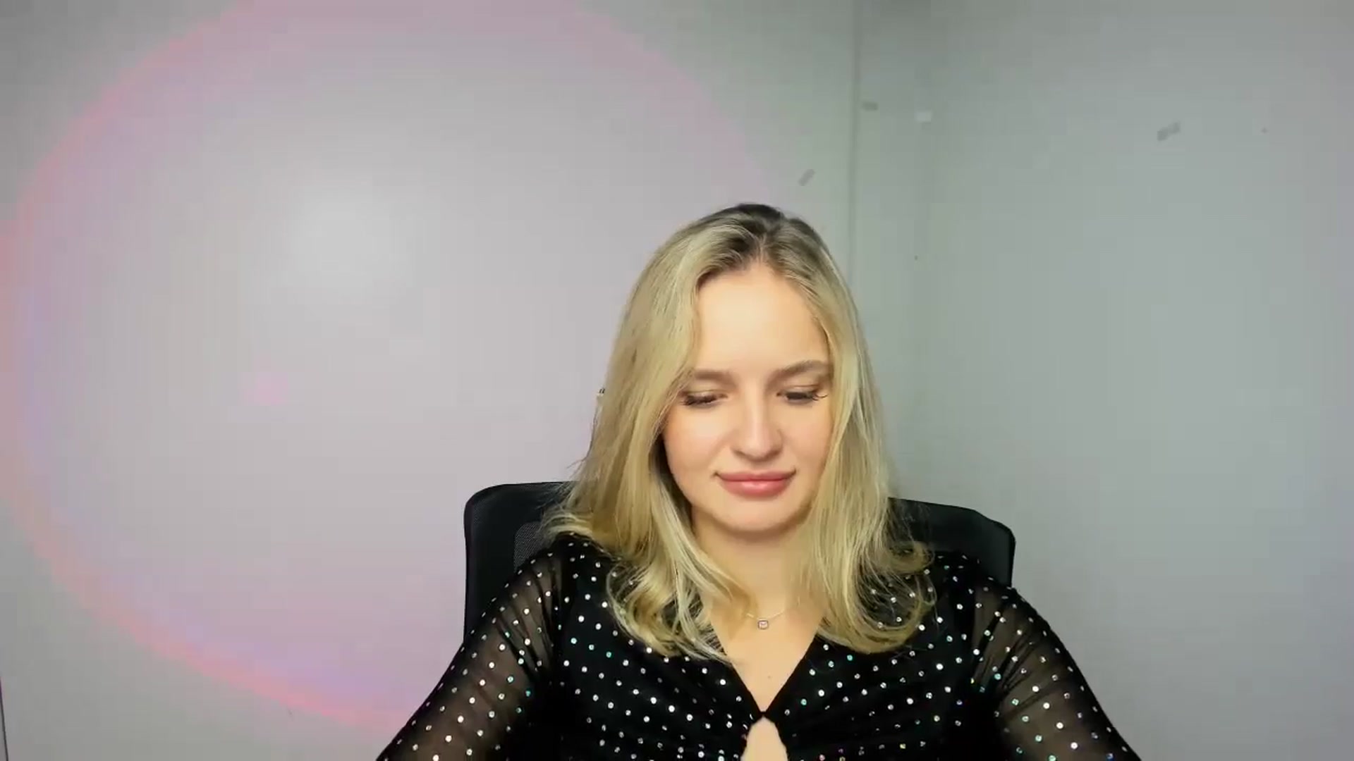Gallery image thumbnail from Bella_amorere's myfreecams stream on, 09/09/2024, 16:43 image 7 of 20